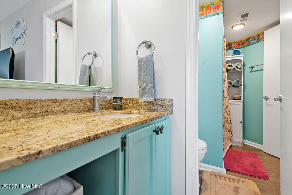 100494339 | Photo 30