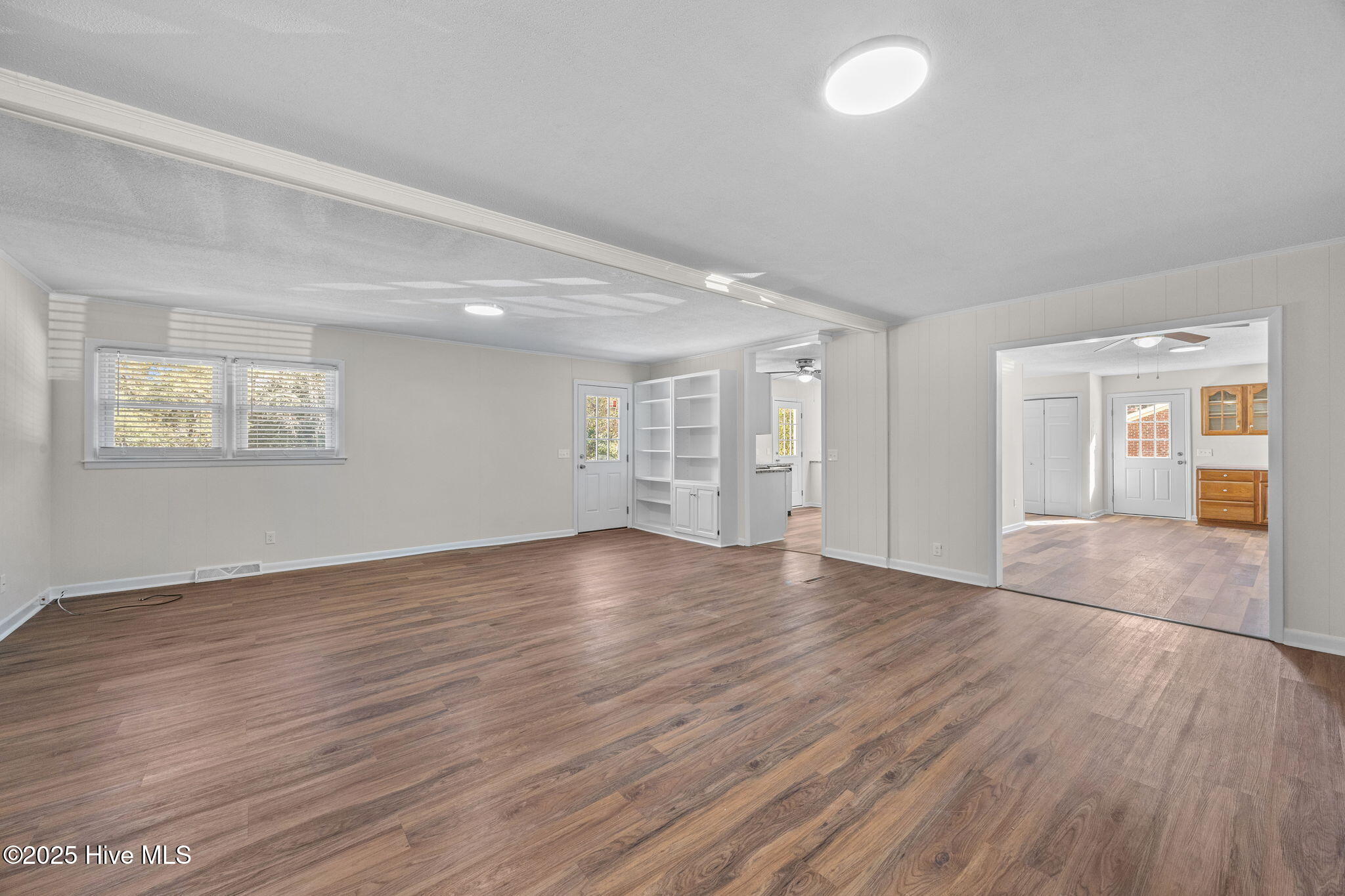 100540435 | Photo 17