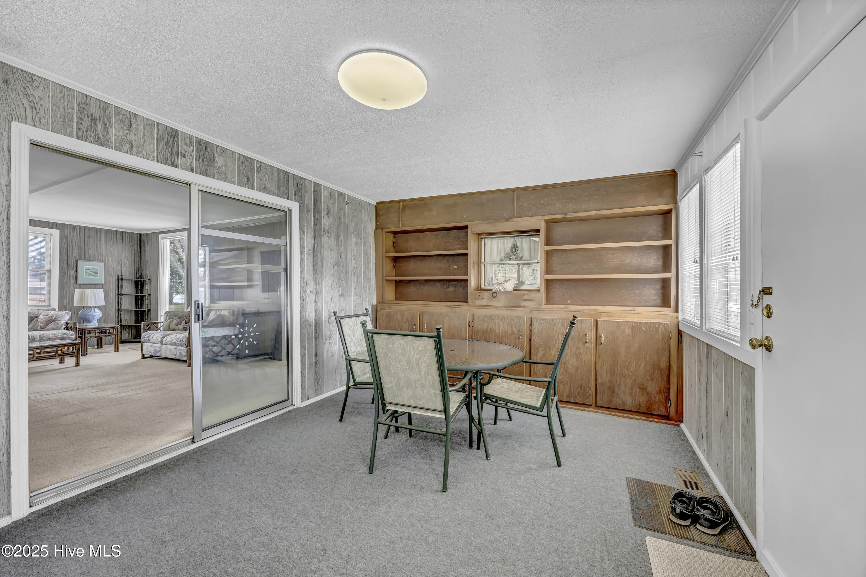 100520708 | Photo 10