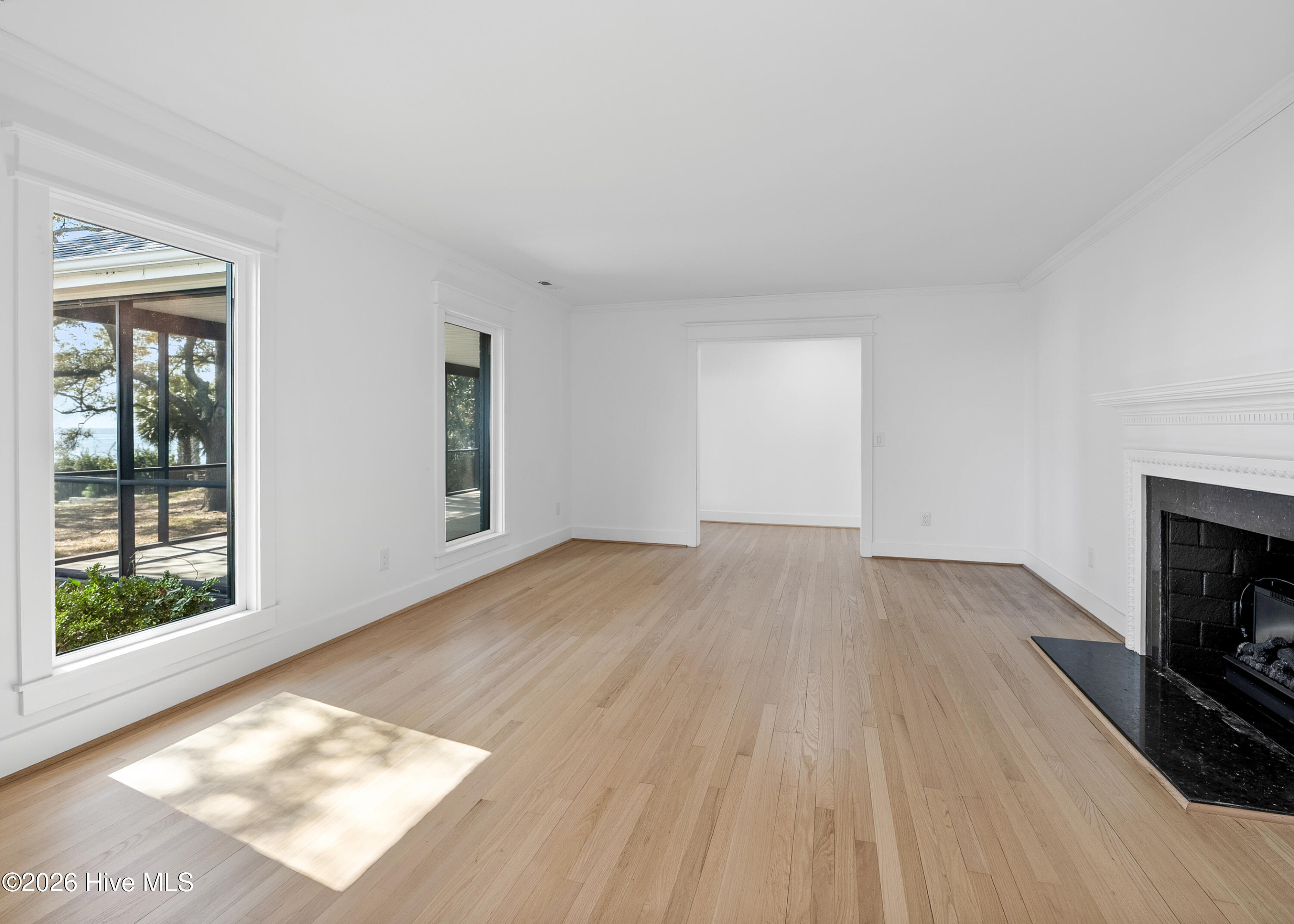 100559476 | Photo 18