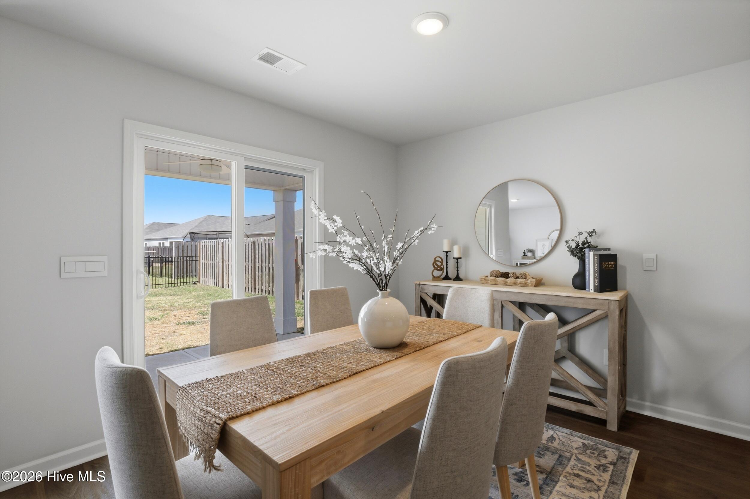 100558236 | Photo 11