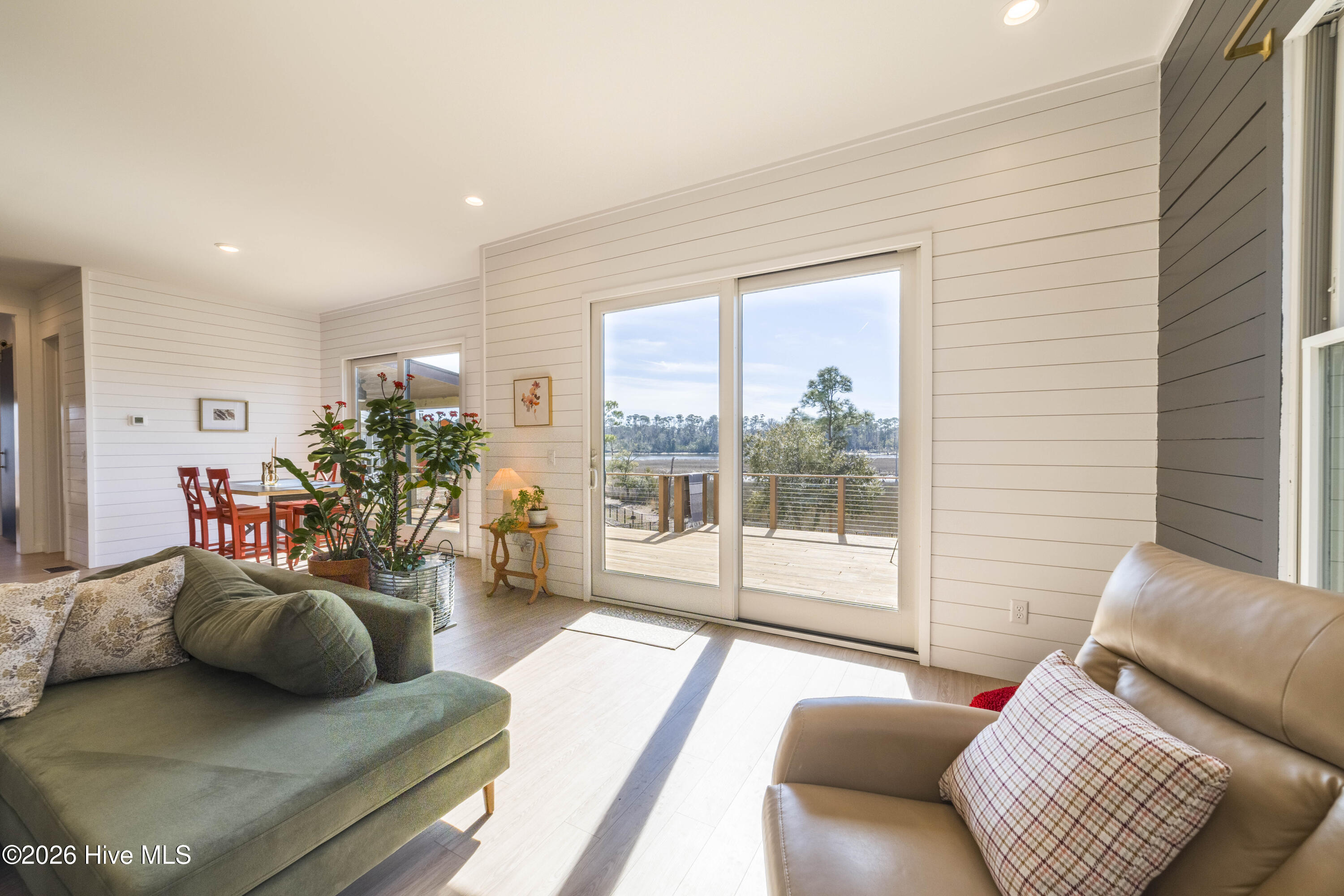 100554850 | Photo 26