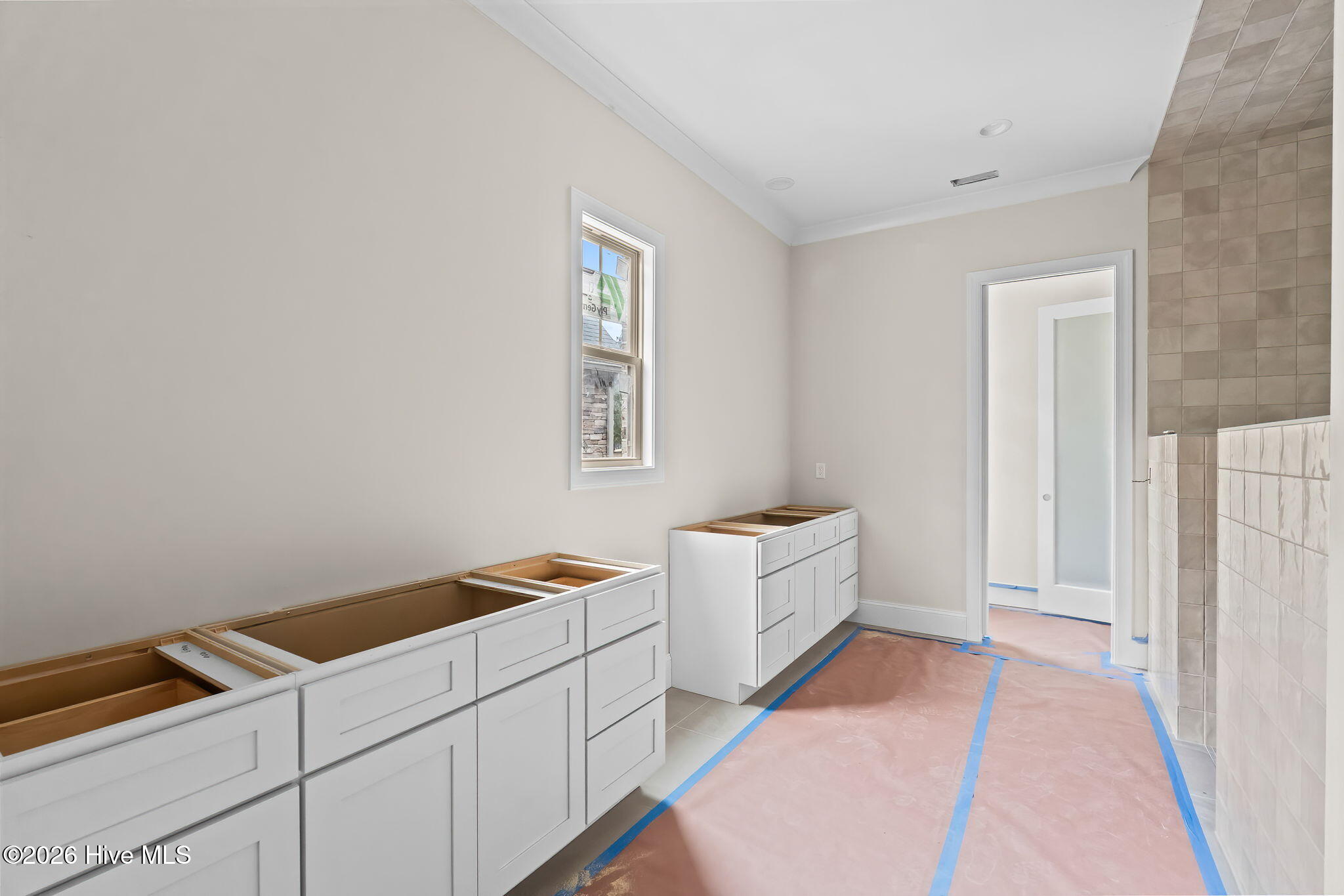 100568131 | Photo 22