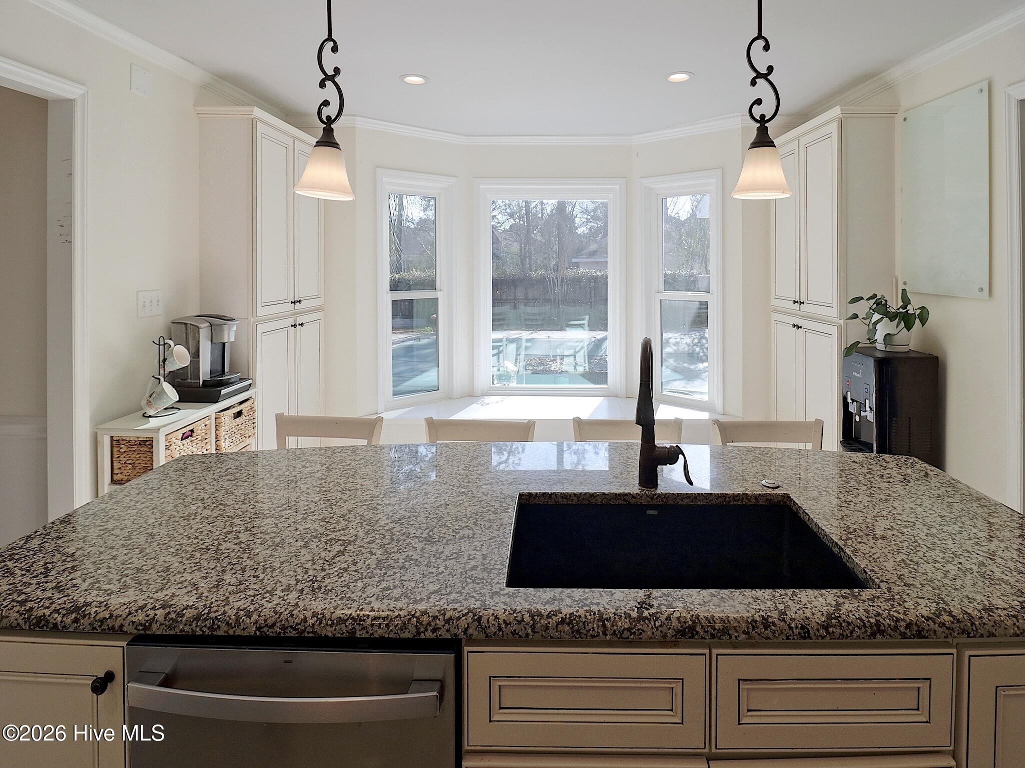 100554286 | Photo 10