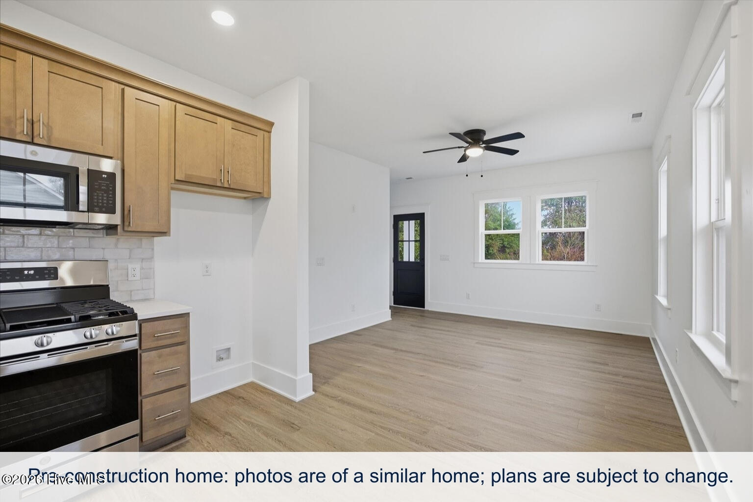 100567849 | Photo 43