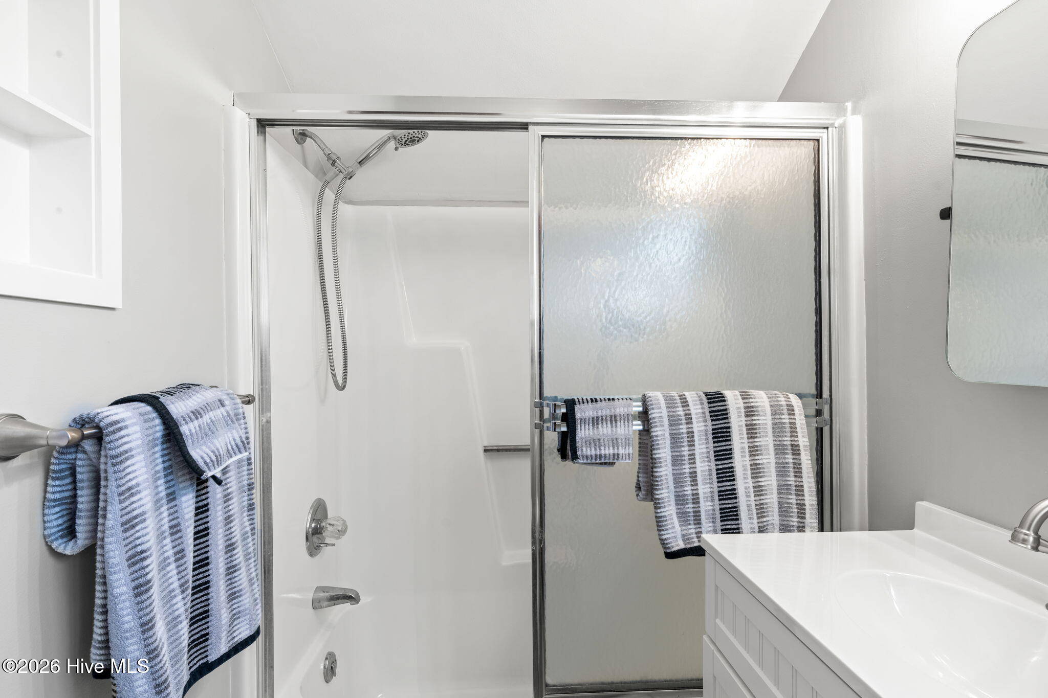 100549085 | Photo 33