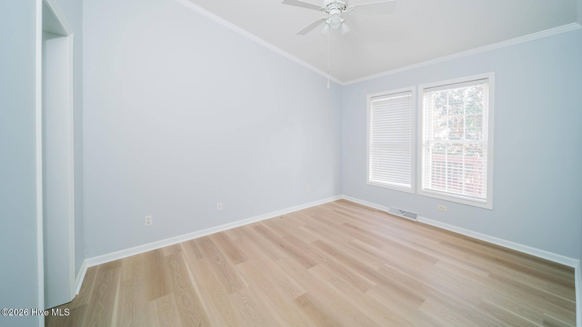 100530895 | Photo 32