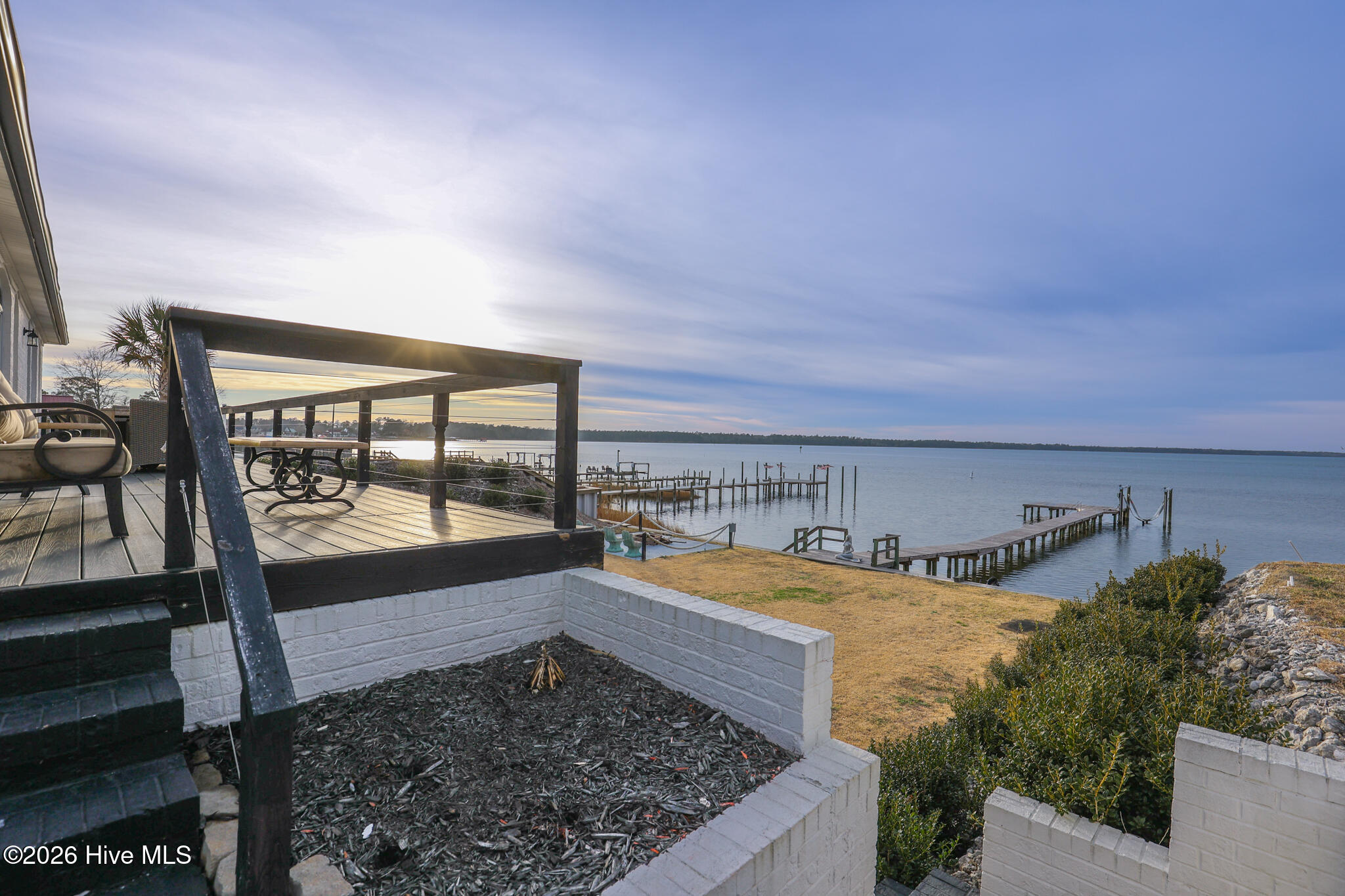 100556044 | Photo 13