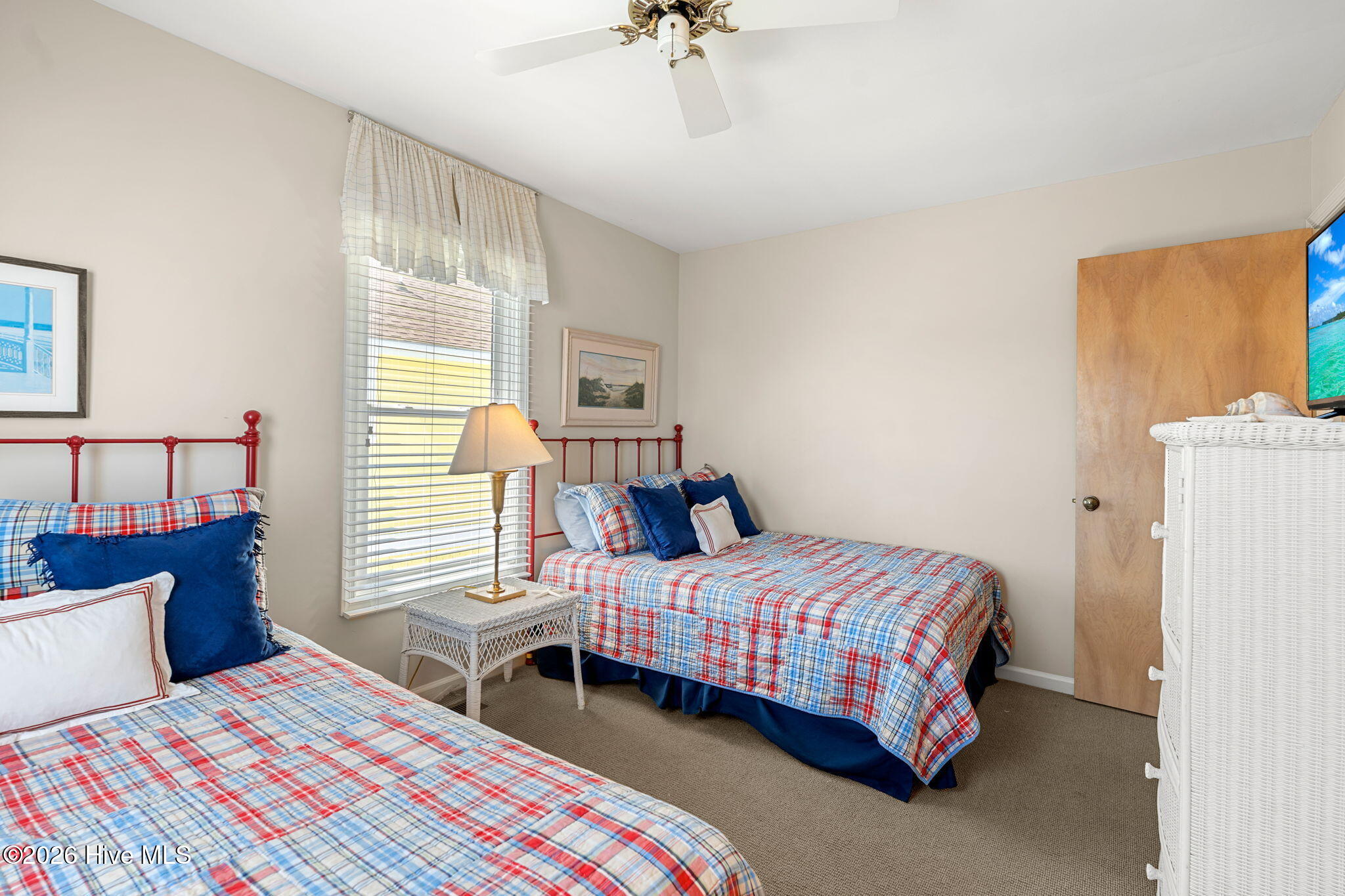 100568335 | Photo 19