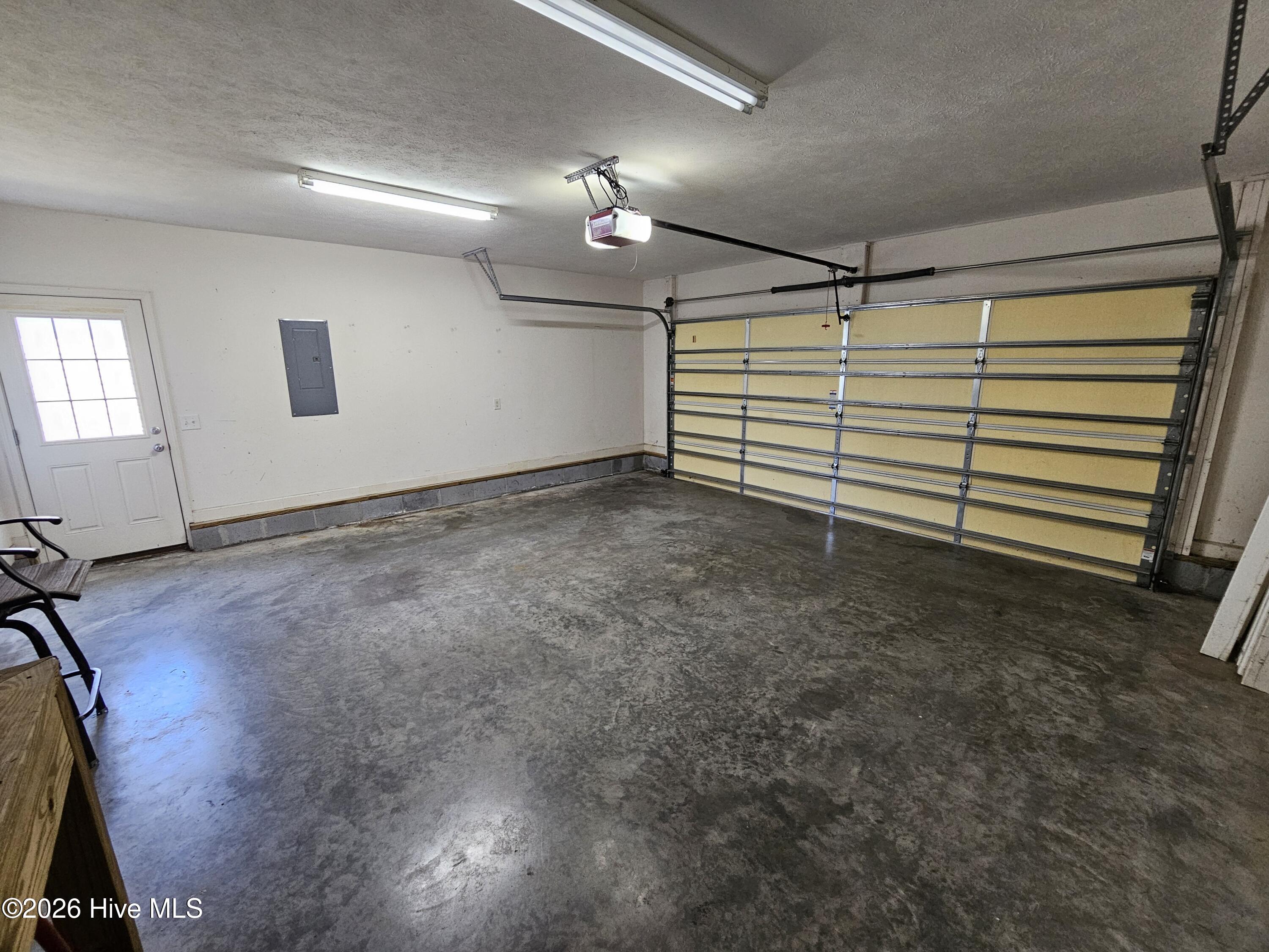 100557905 | Photo 36