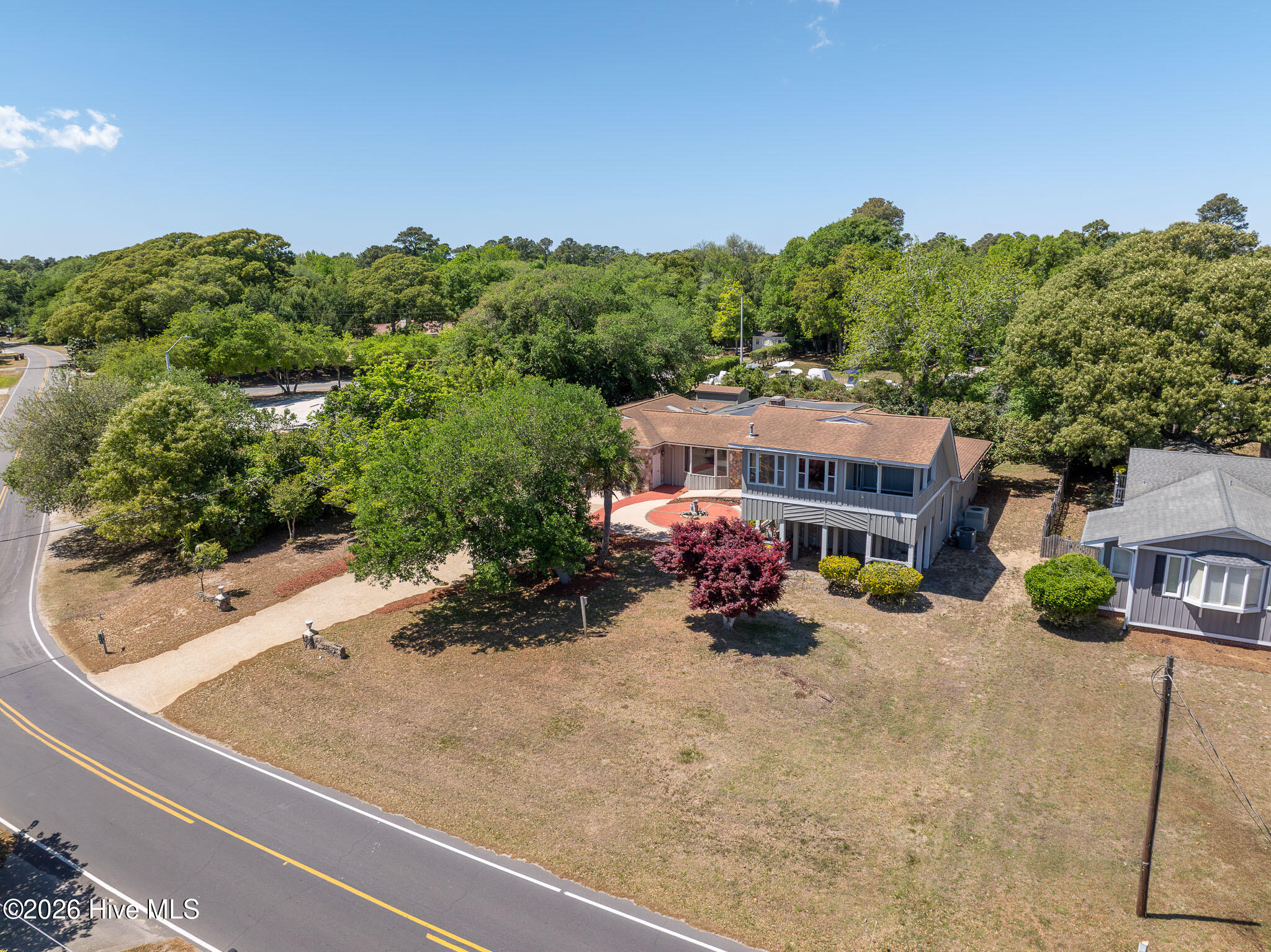 100568983 | Photo 72