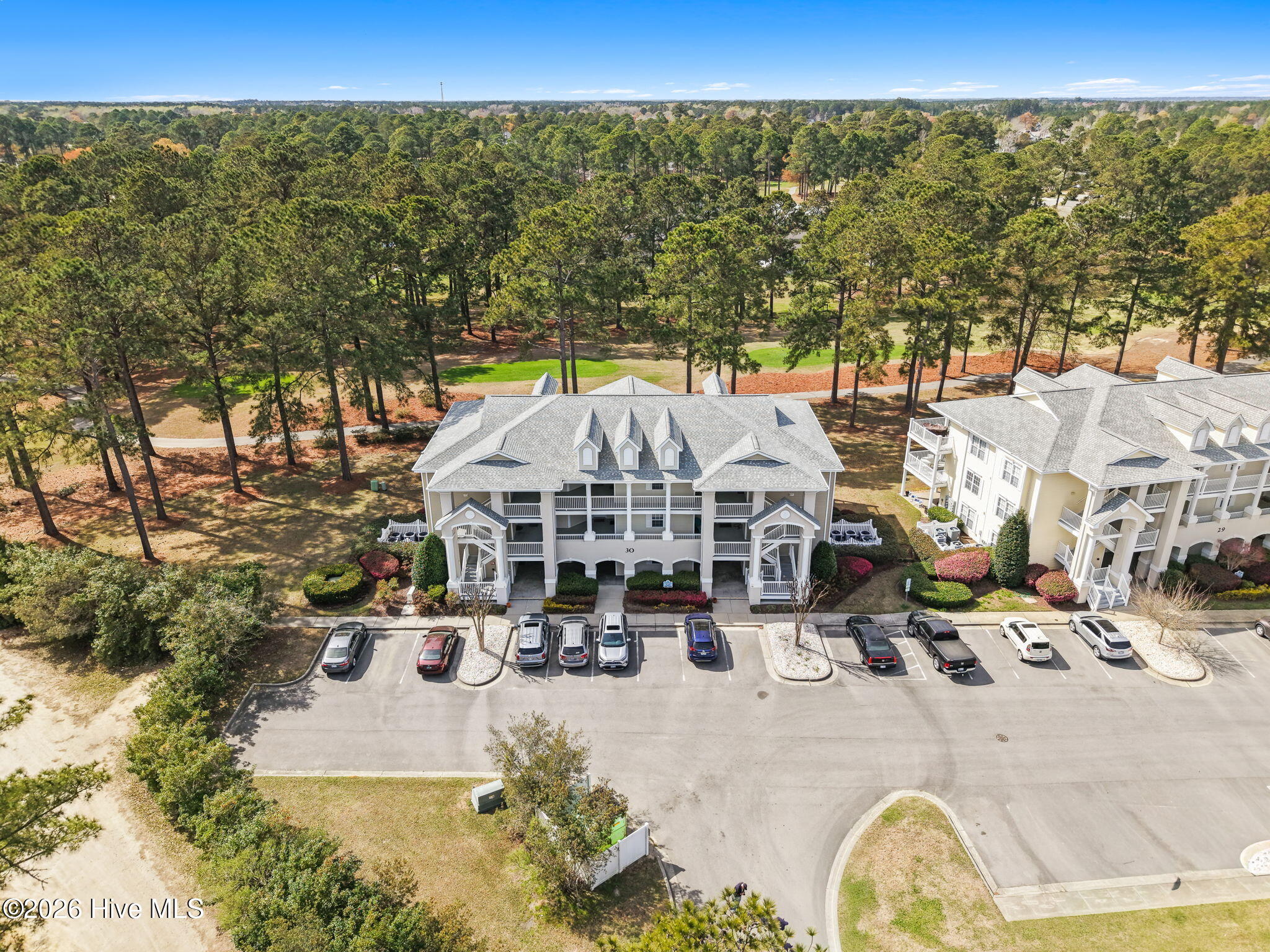 100561971 | Photo 33