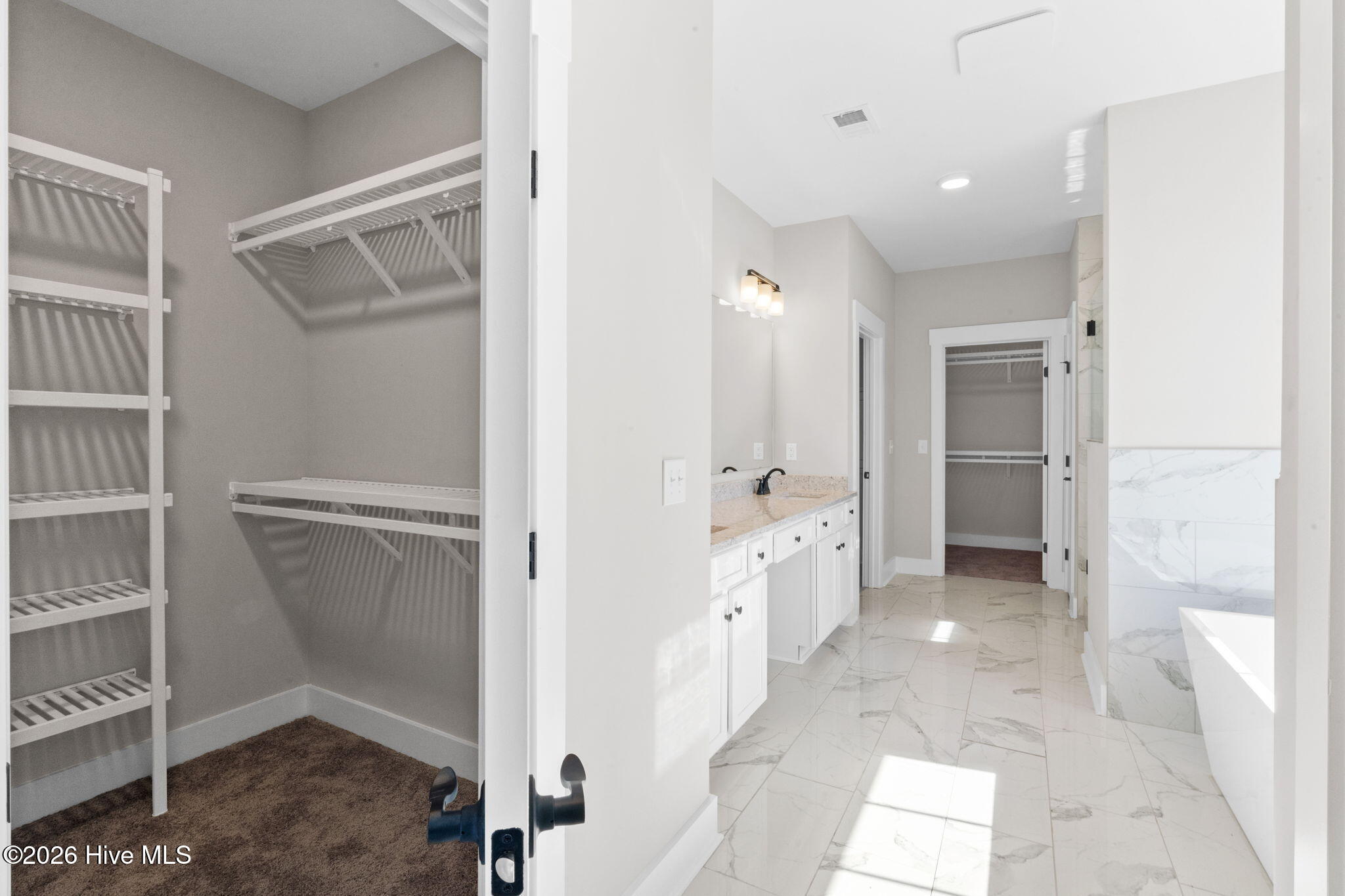 100537581 | Photo 39