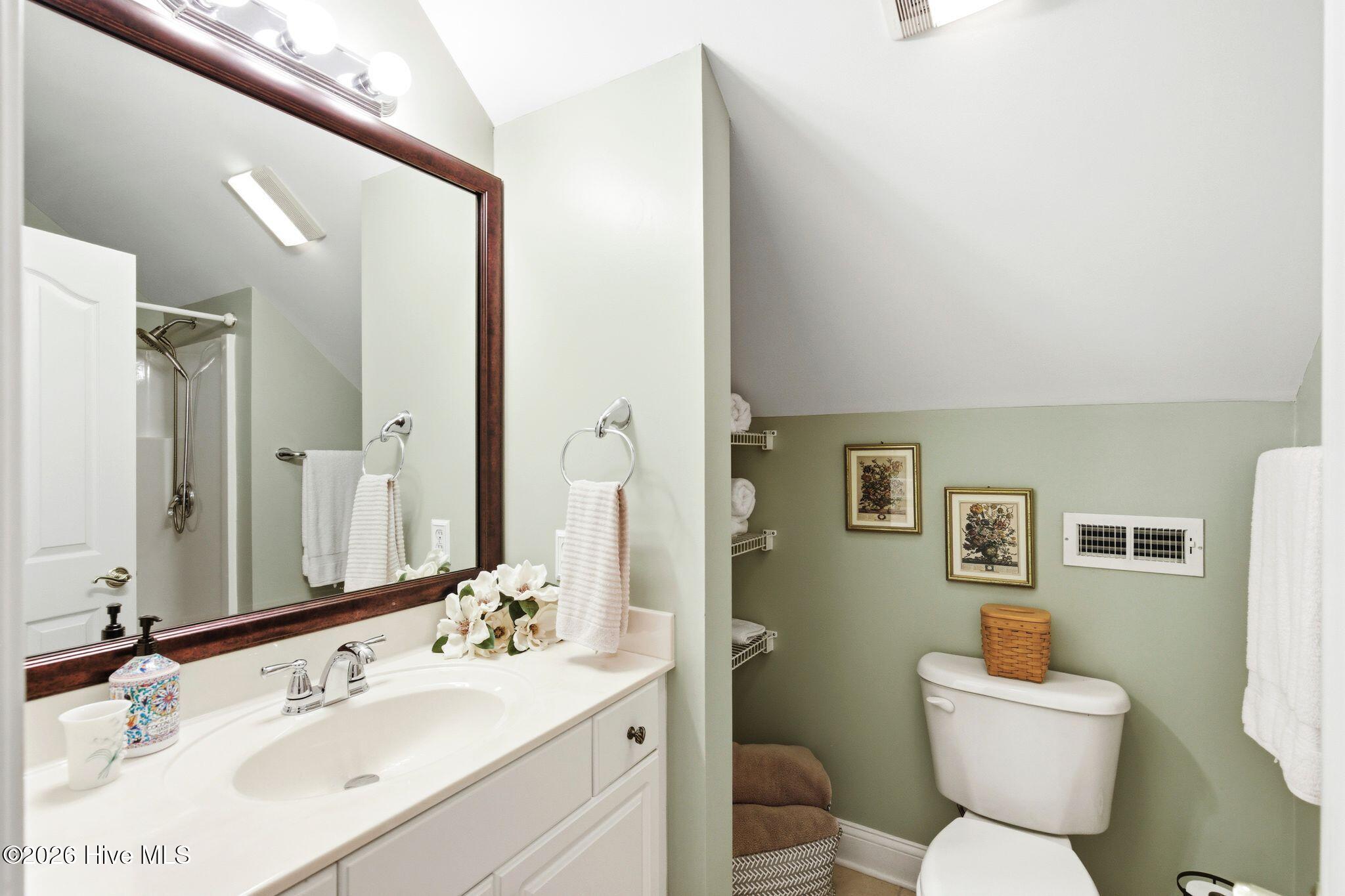 100564918 | Photo 51