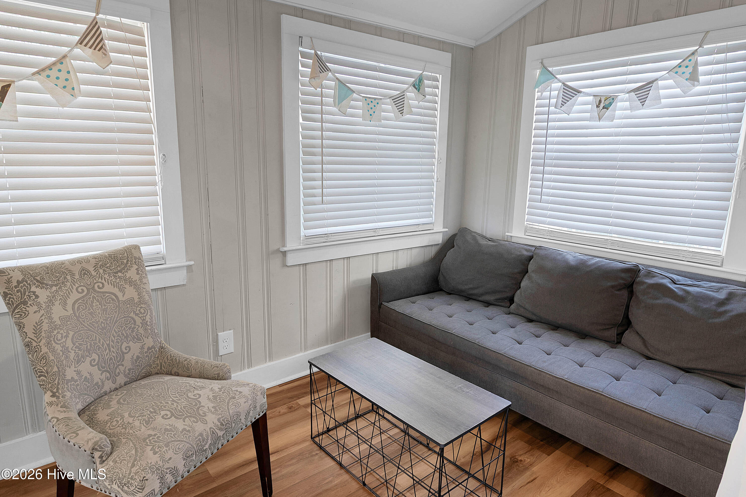 100550780 | Photo 44