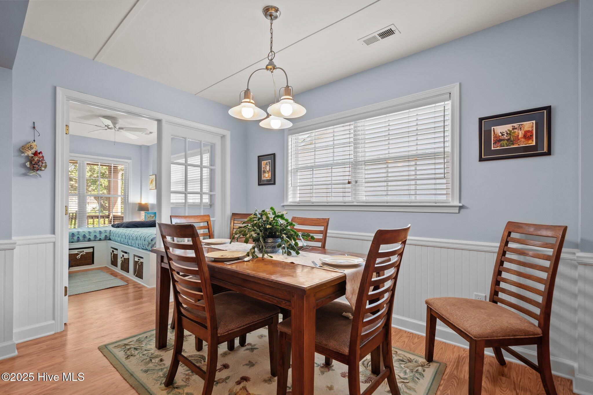 100516795 | Photo 23