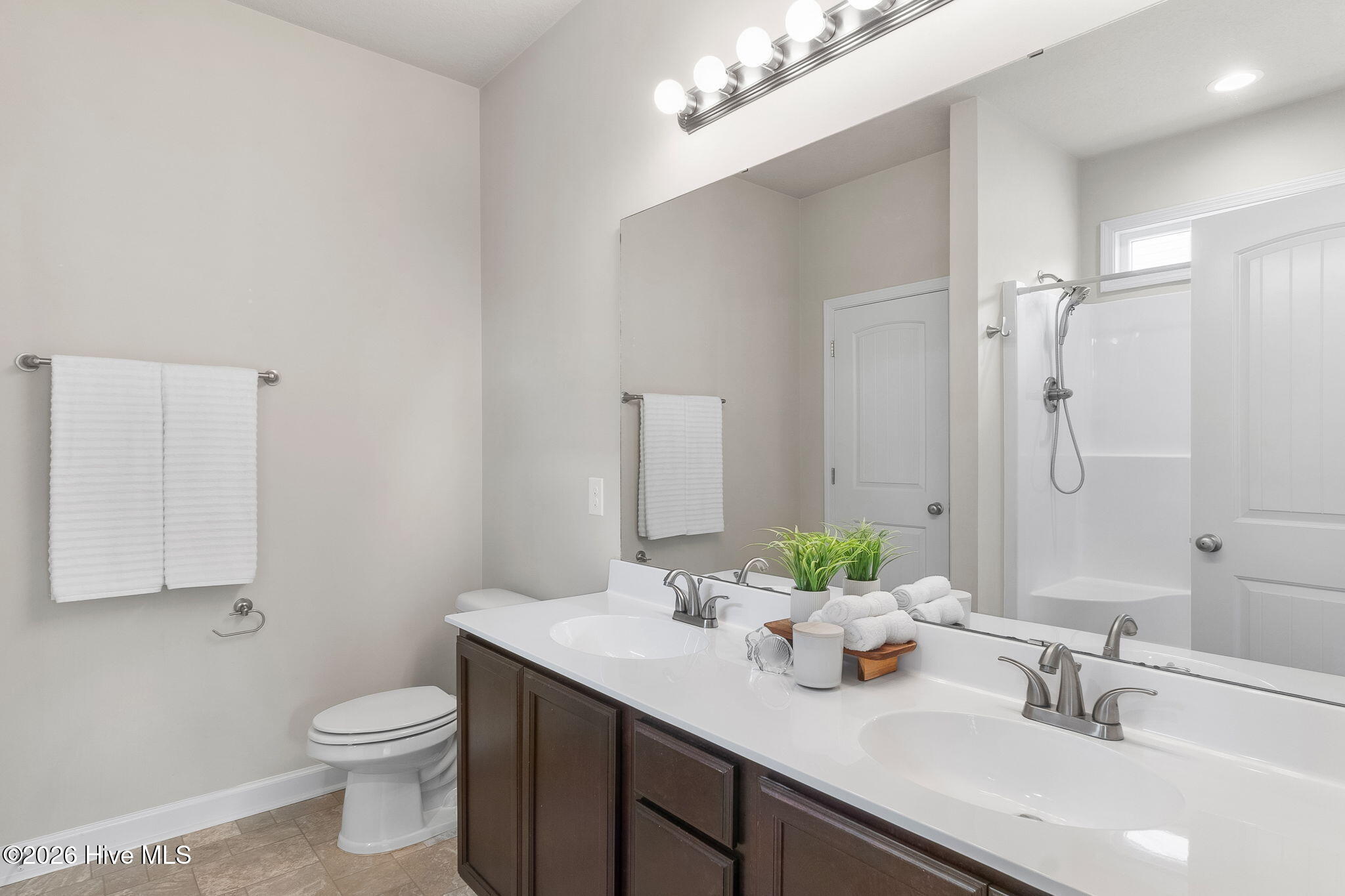 100558093 | Photo 21