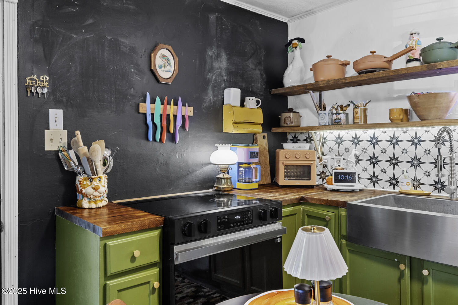 100535338 | Photo 11