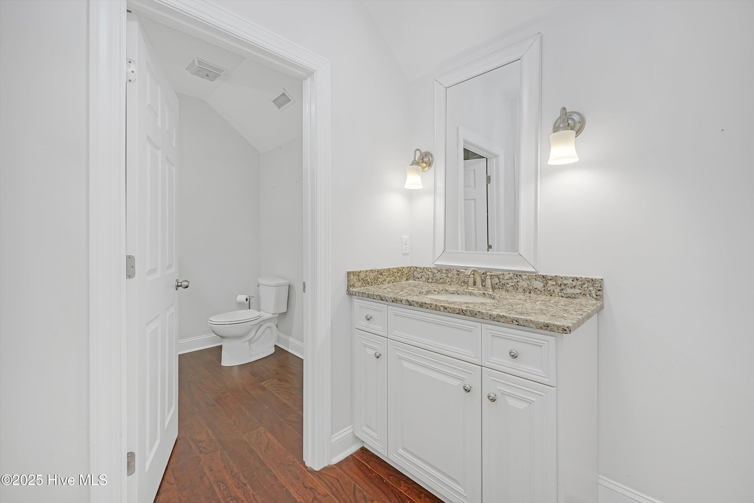 100537477 | Photo 48