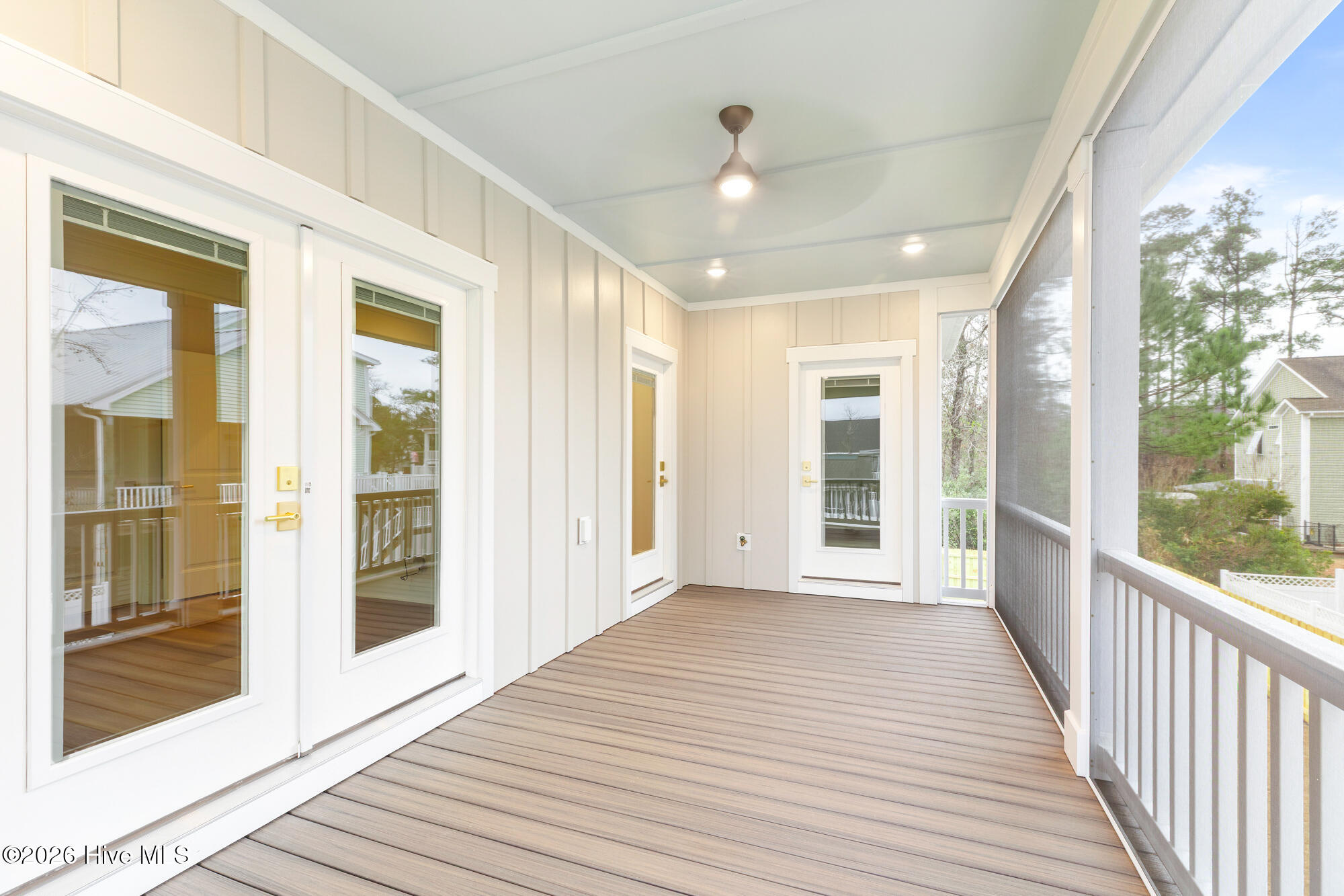 100516902 | Photo 152