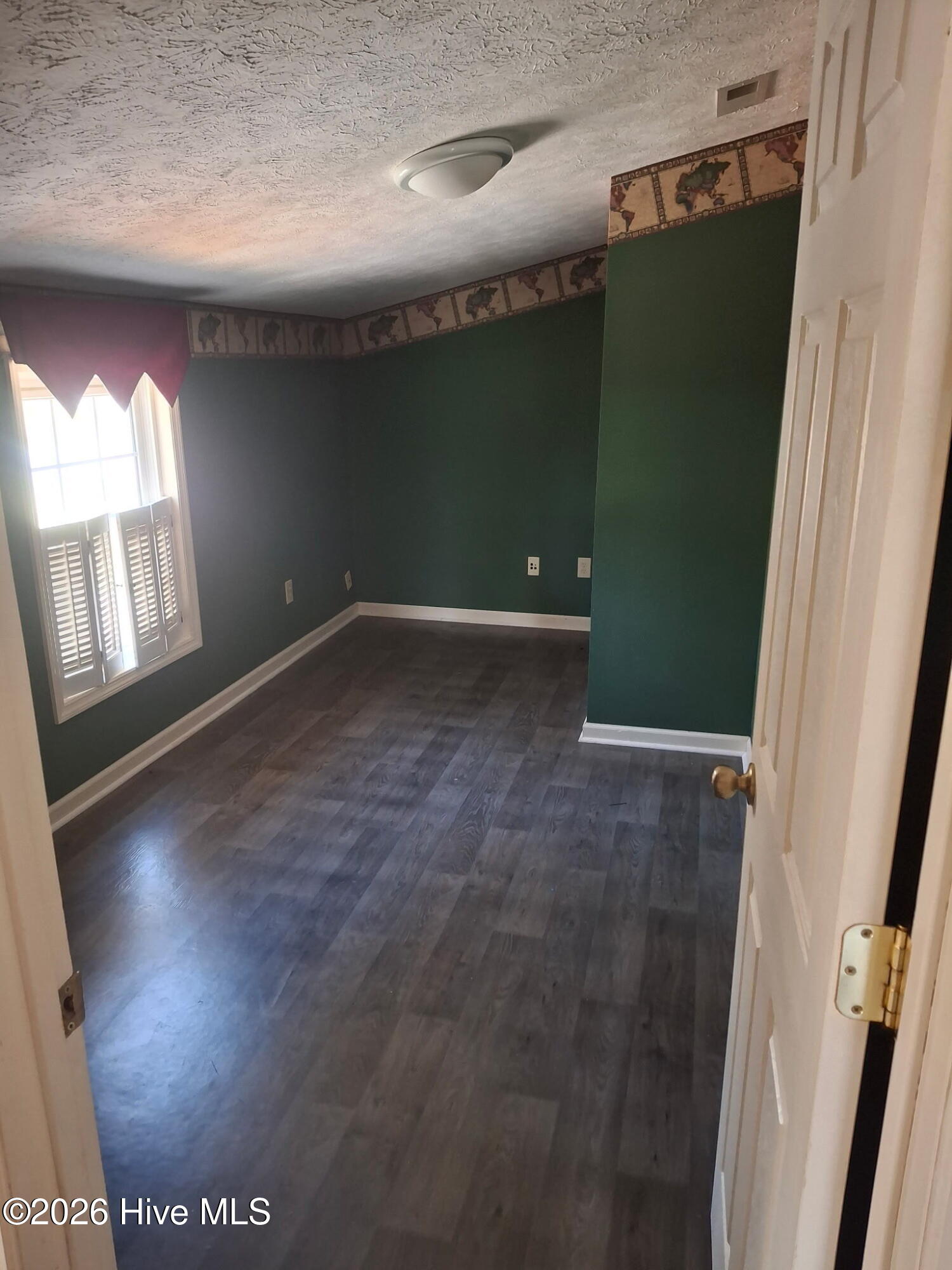 100559129 | Photo 21