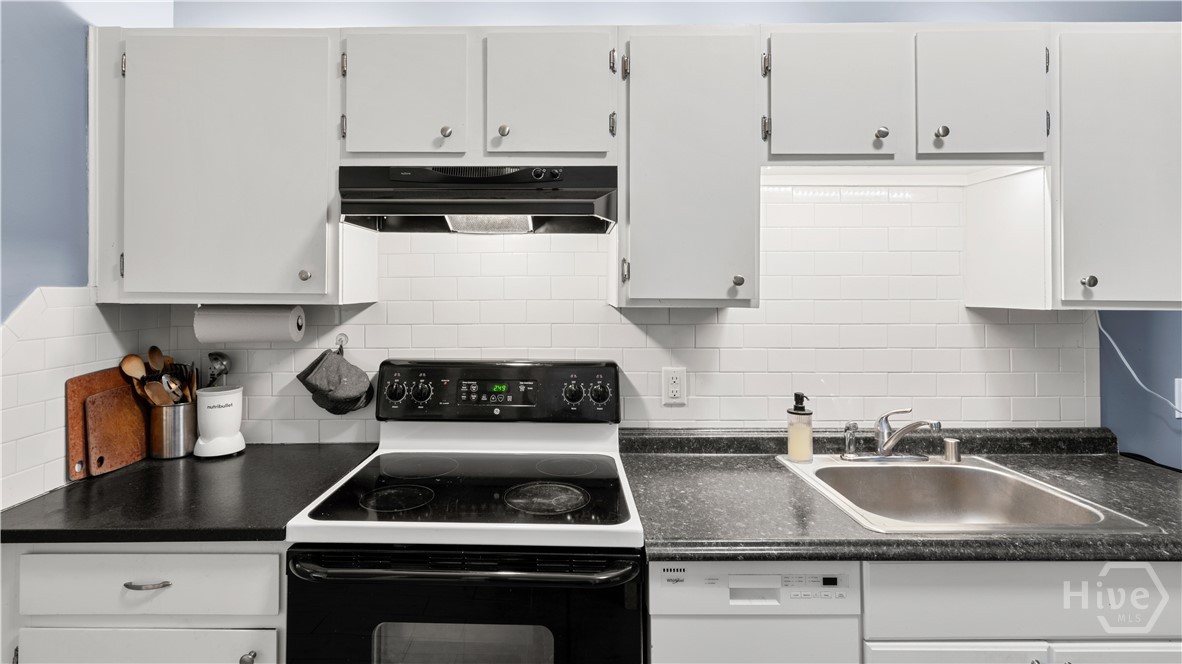 1st Fl kitchen