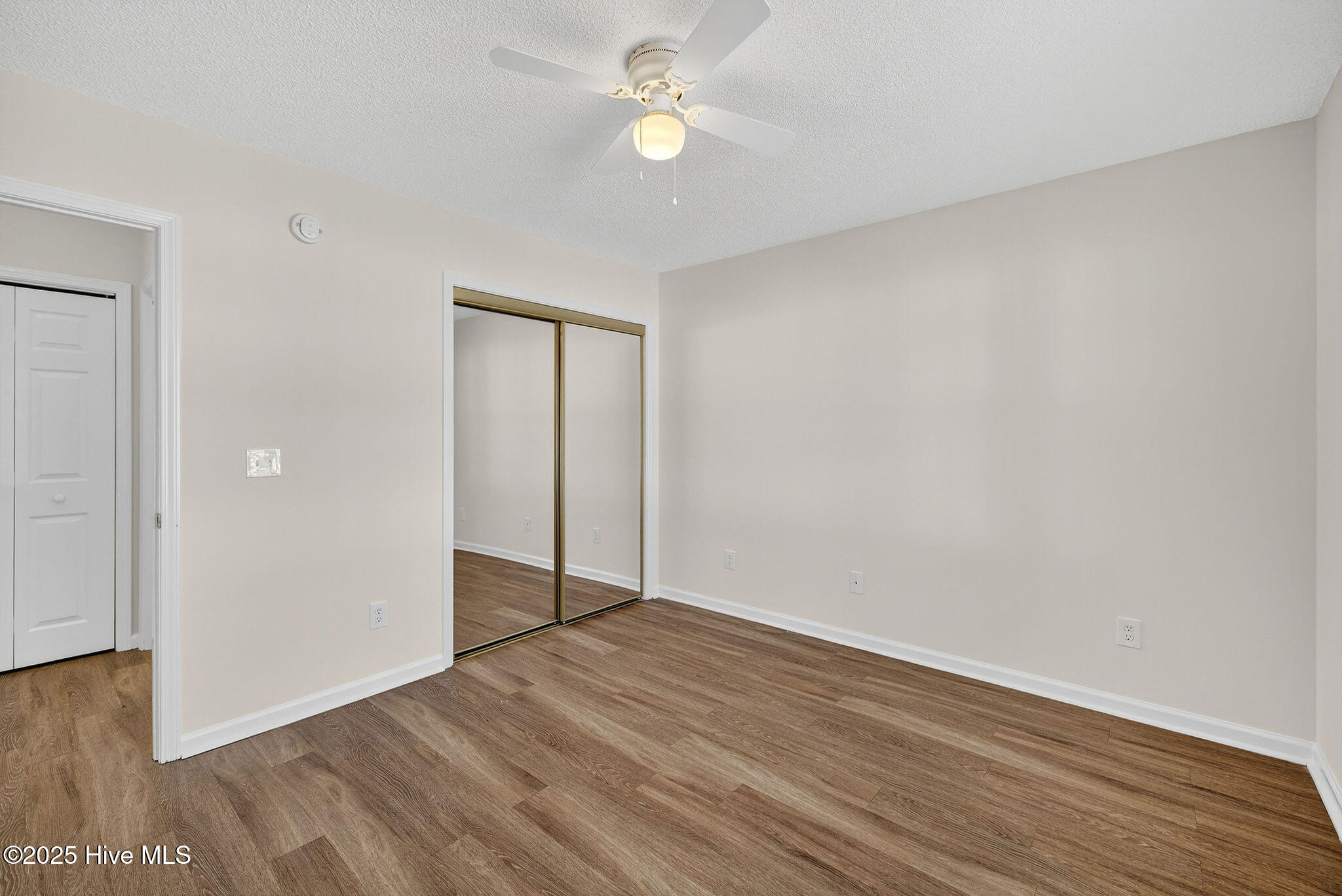 100537353 | Photo 28