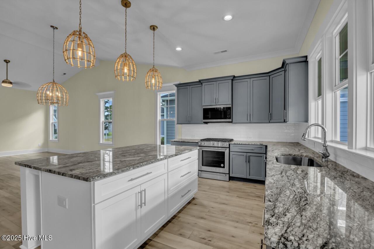 100494690 | Photo 11