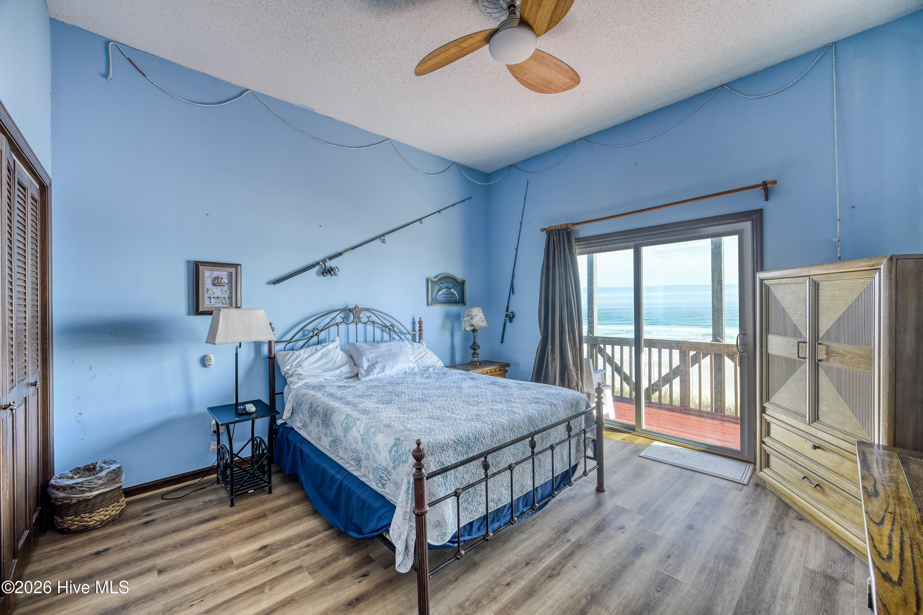 100557799 | Photo 17