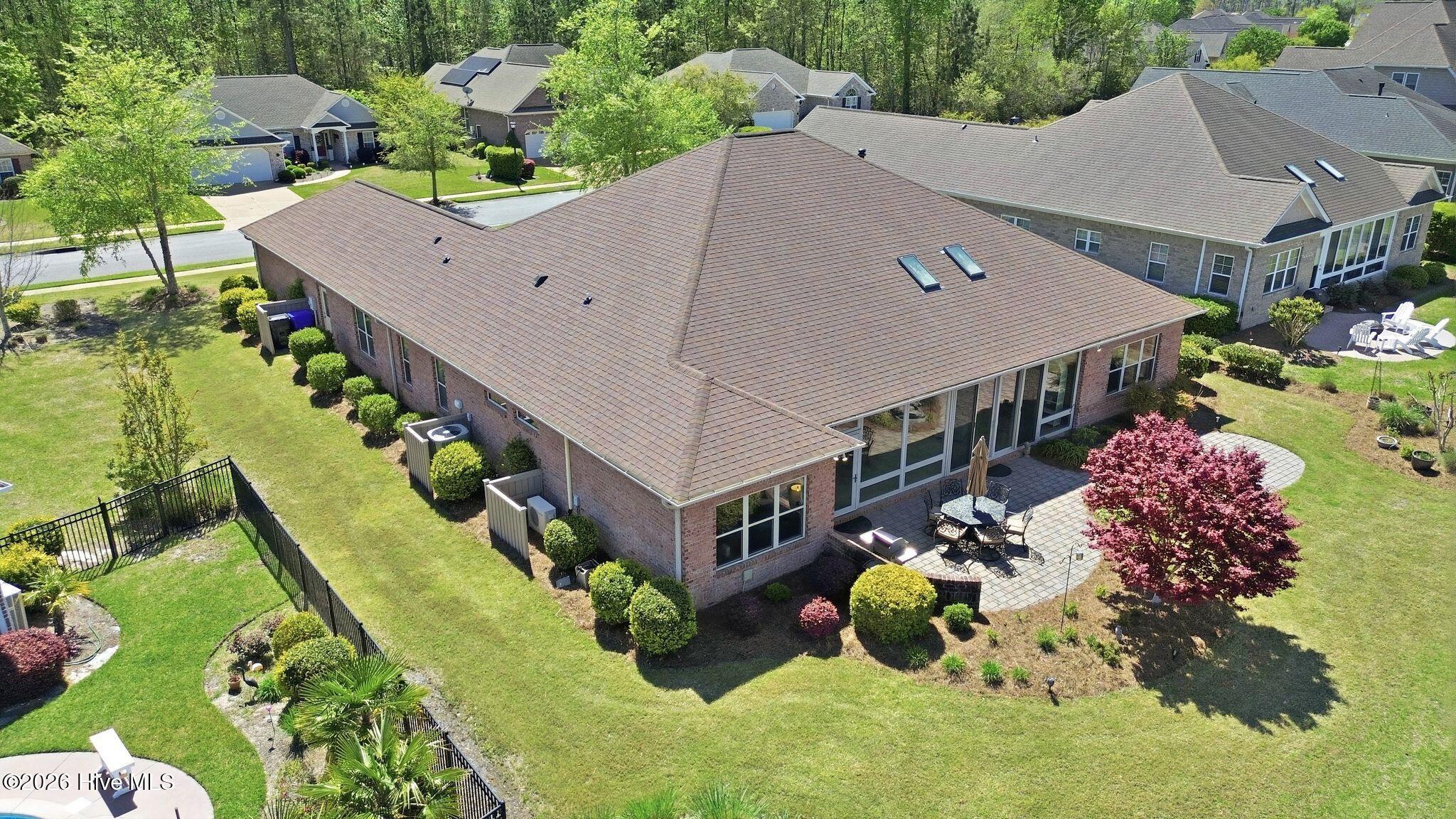 100565235 | Photo 79