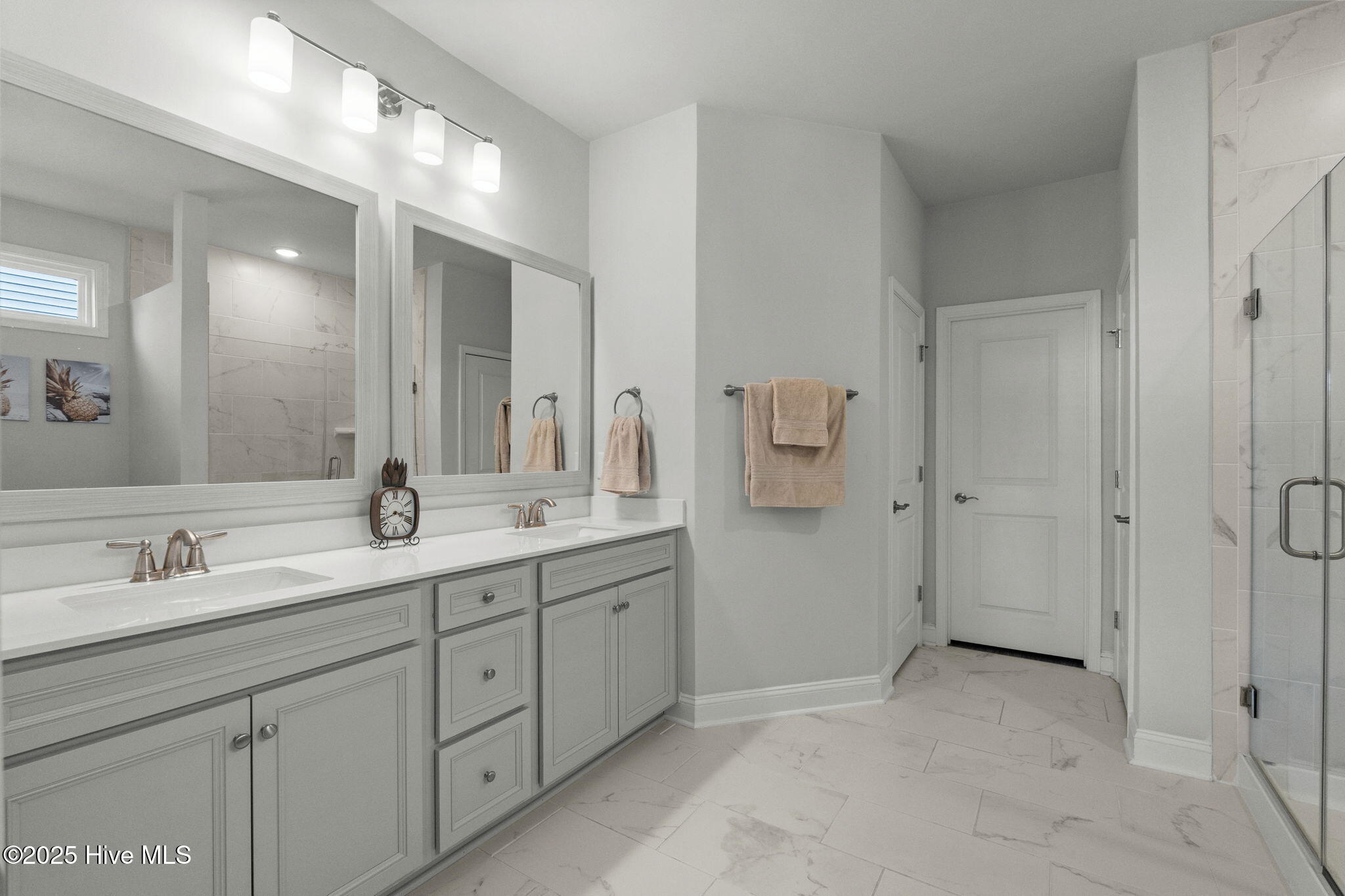 100540818 | Photo 21