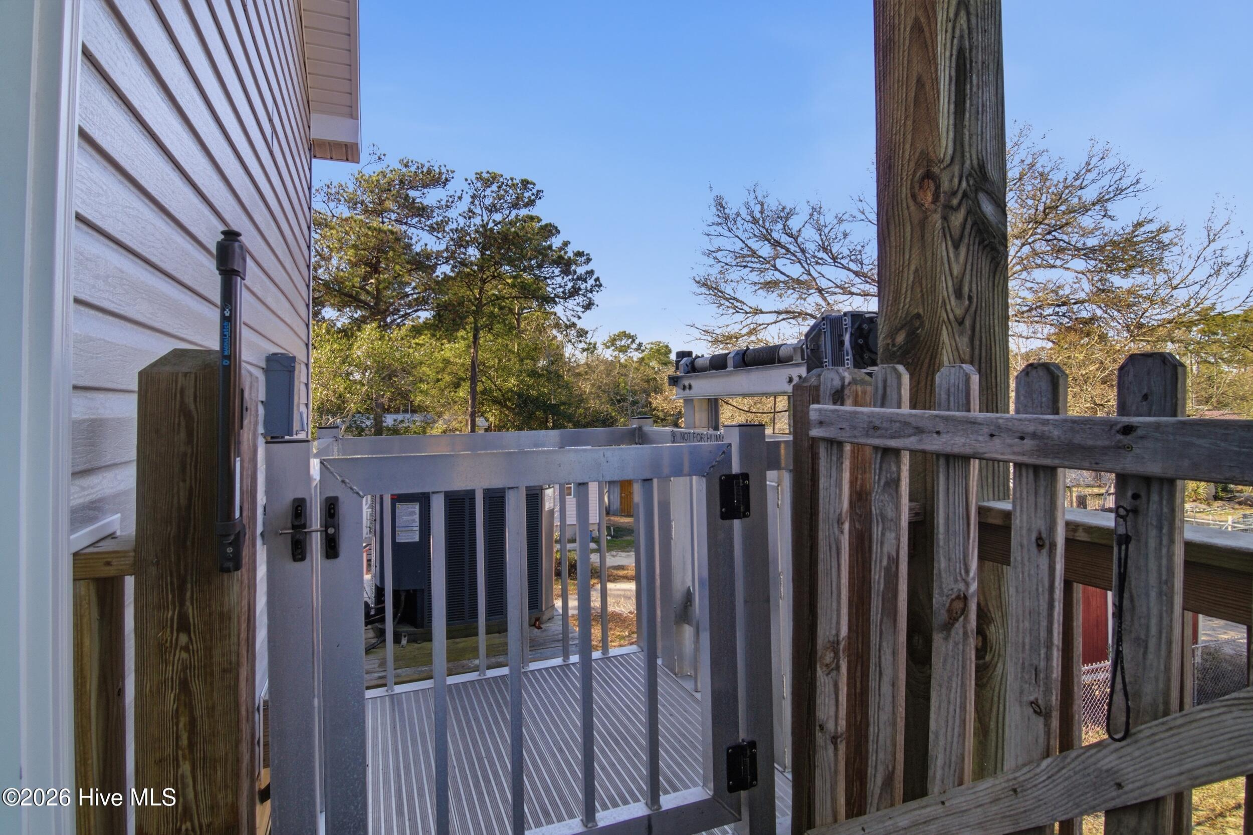 100552555 | Photo 37