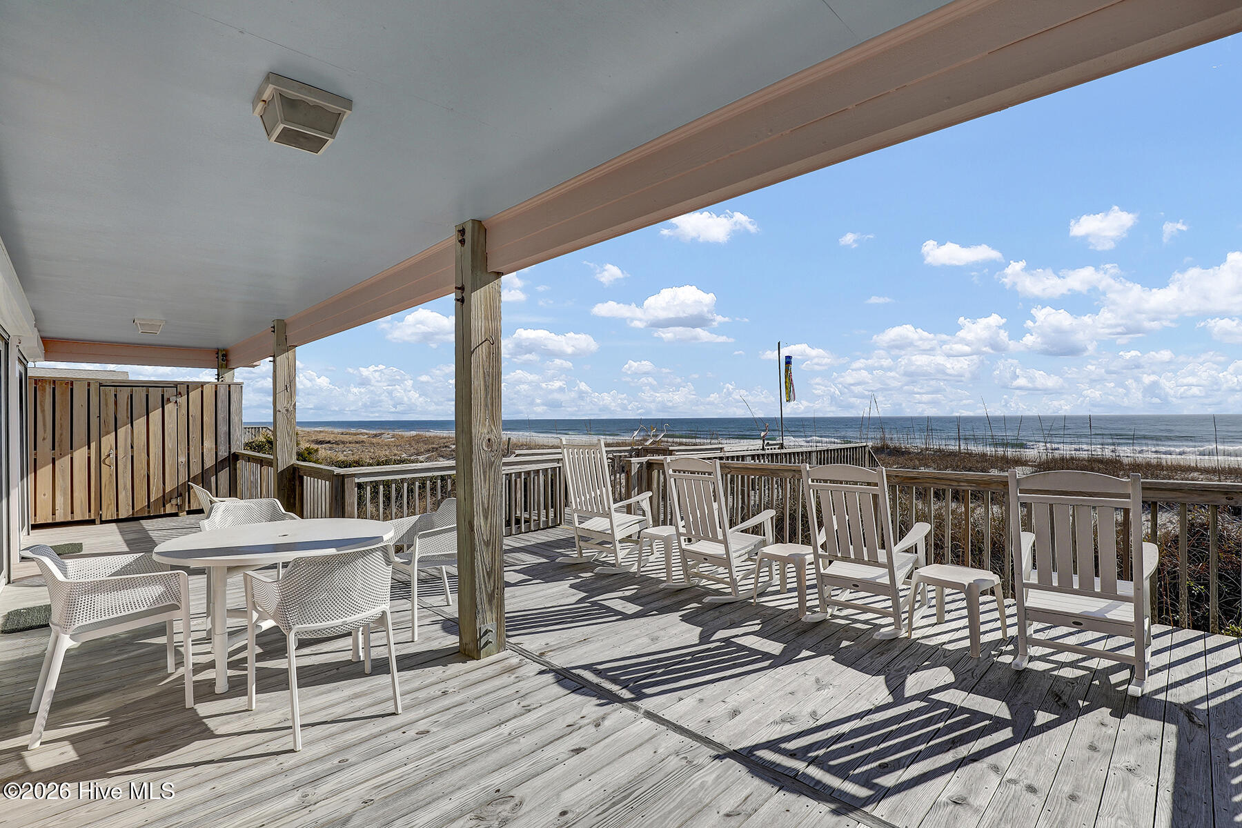 100548682 | Photo 39