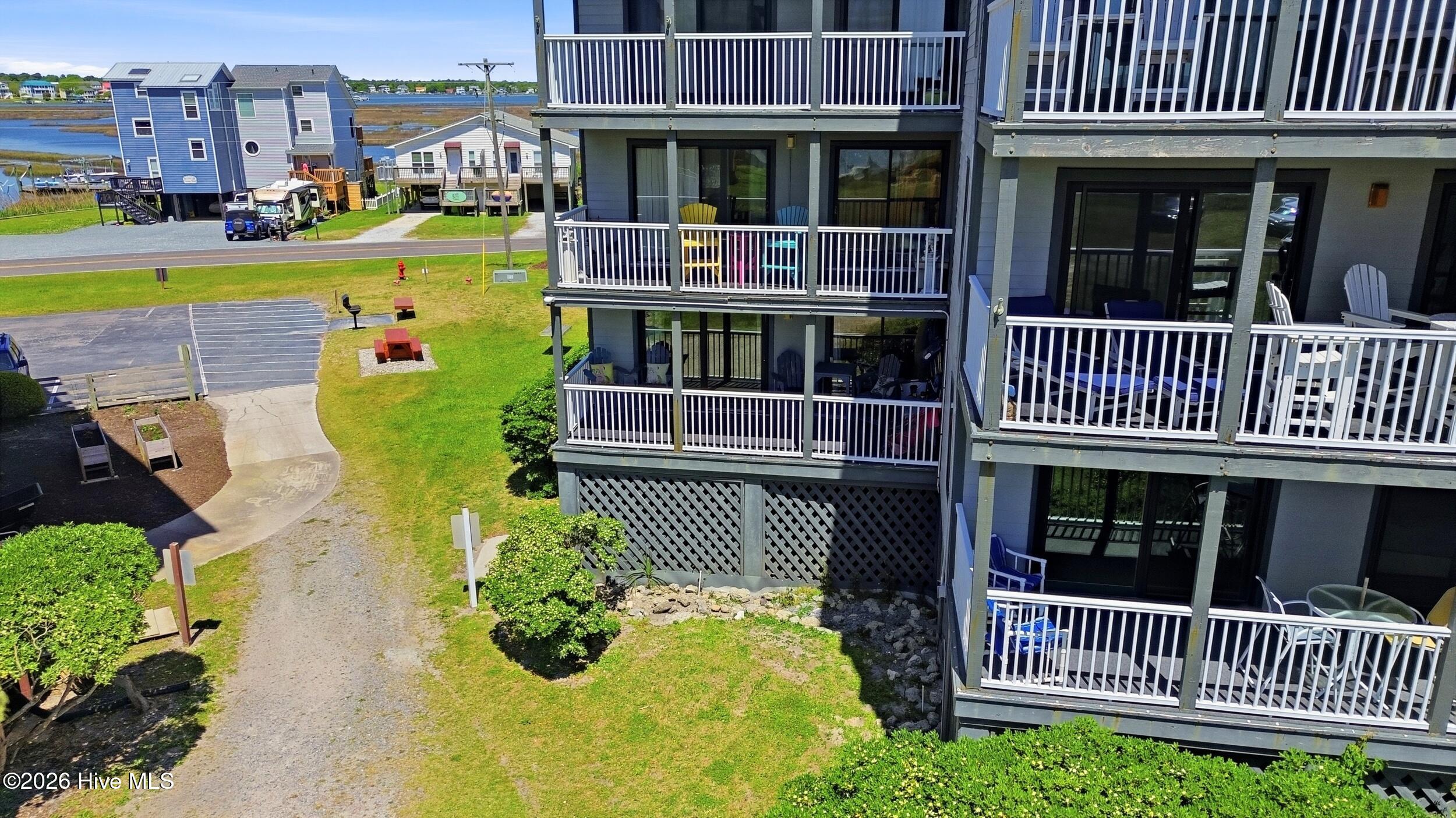 100569136 | Photo 27