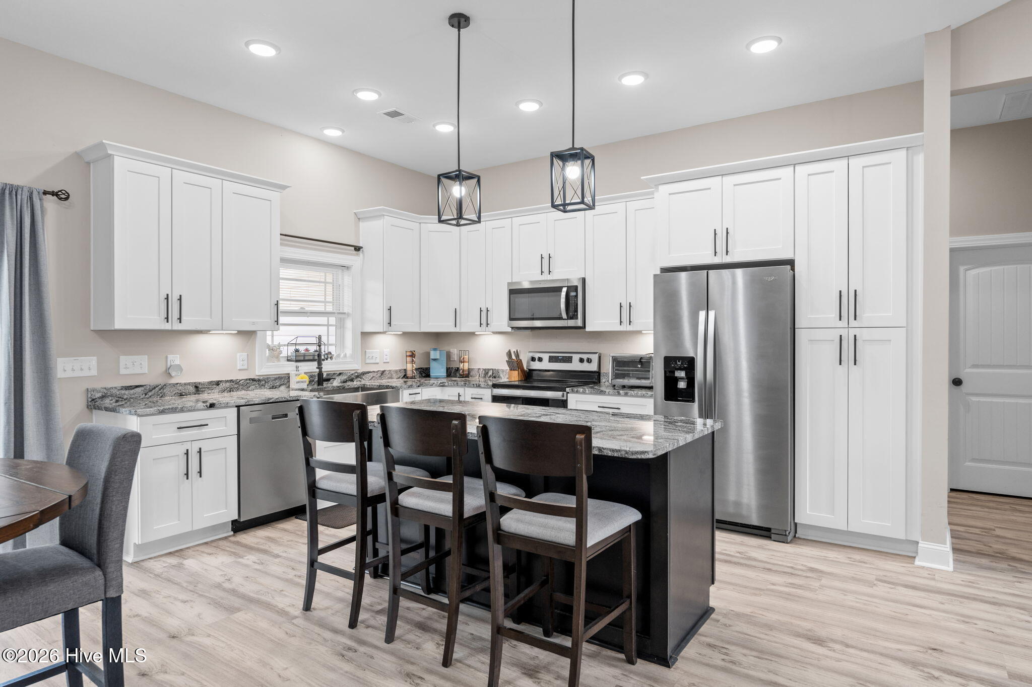 100565582 | Photo 10