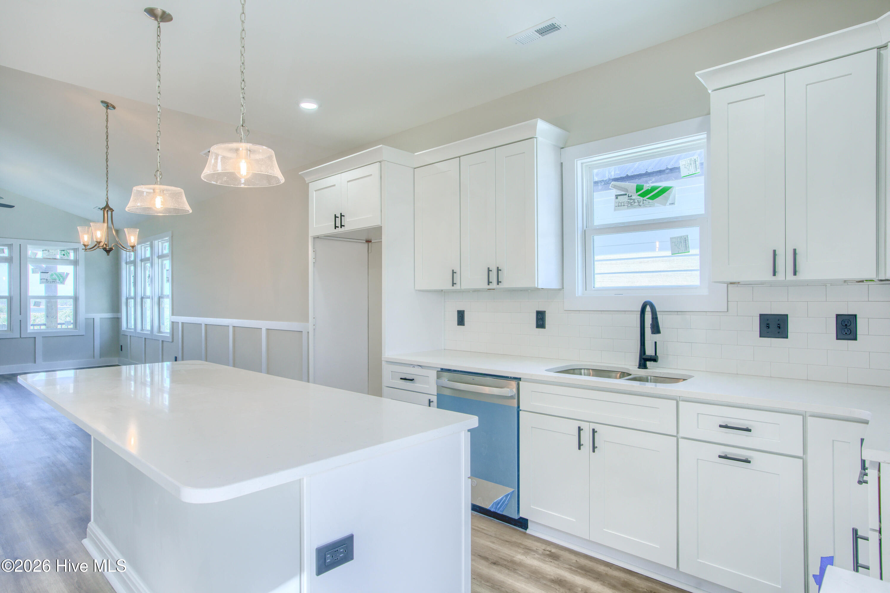 100552257 | Photo 11