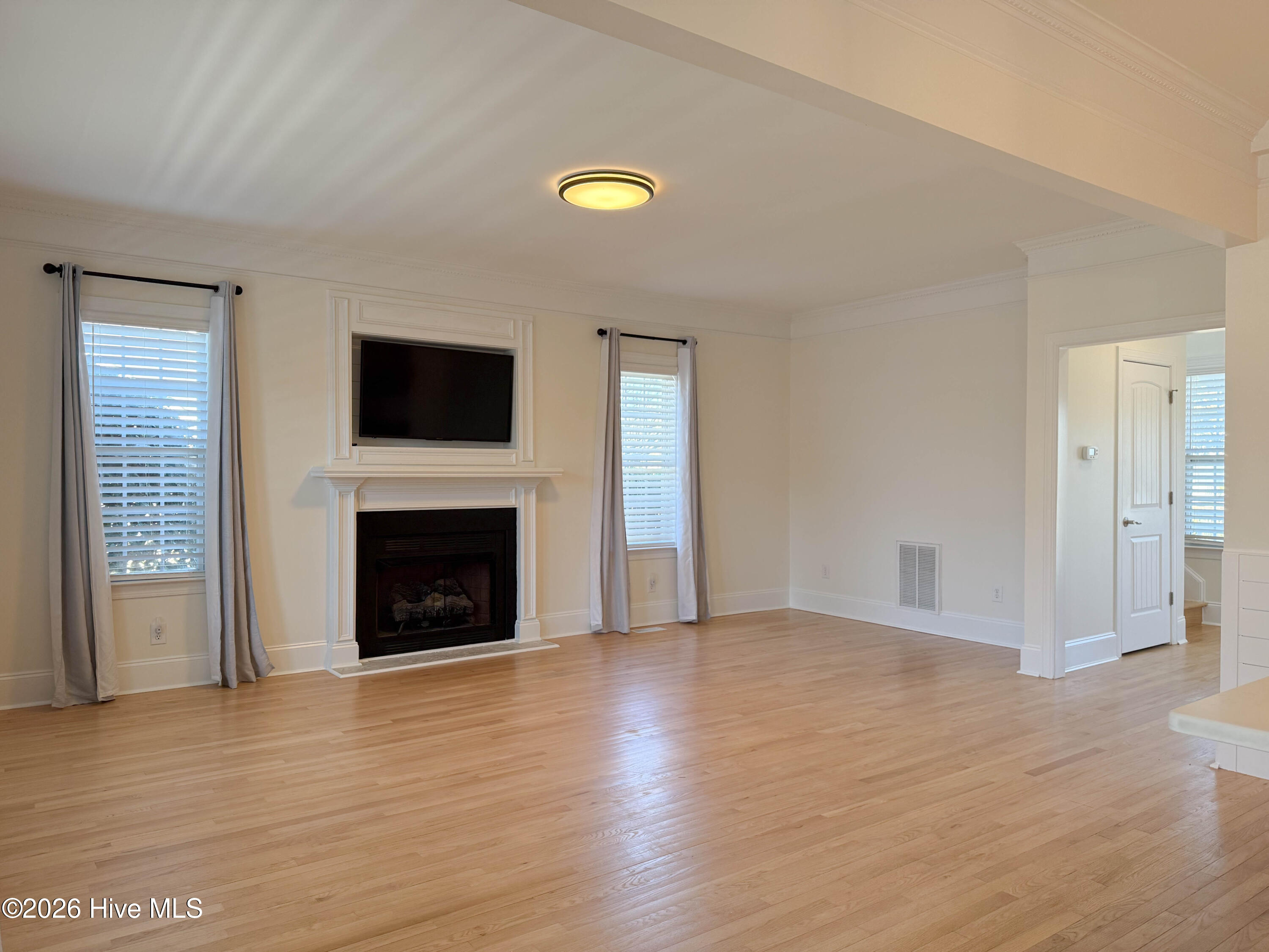 100550265 | Photo 29