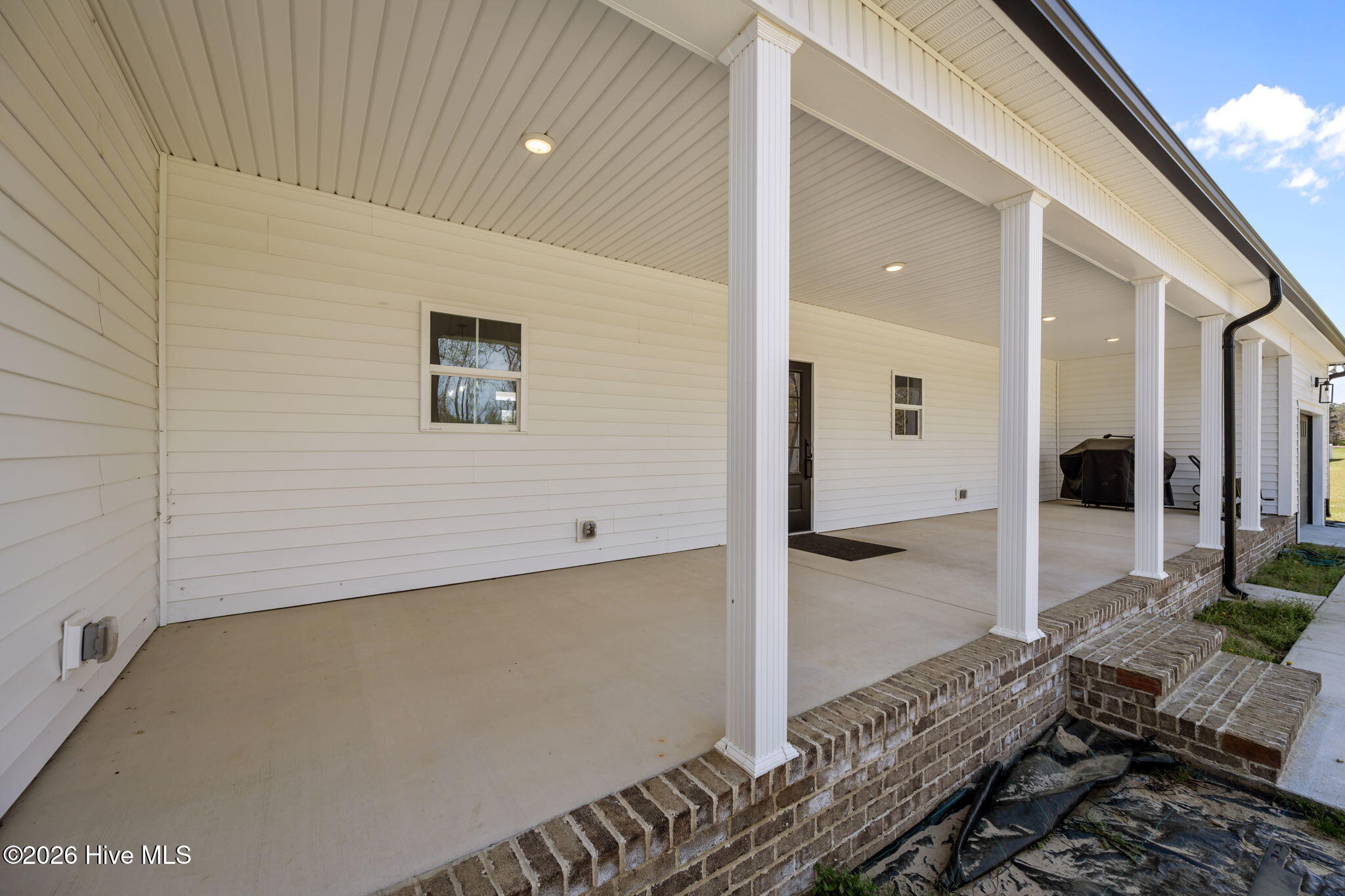 100564402 | Photo 36