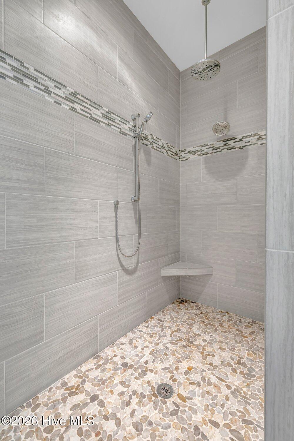 100563966 | Photo 34