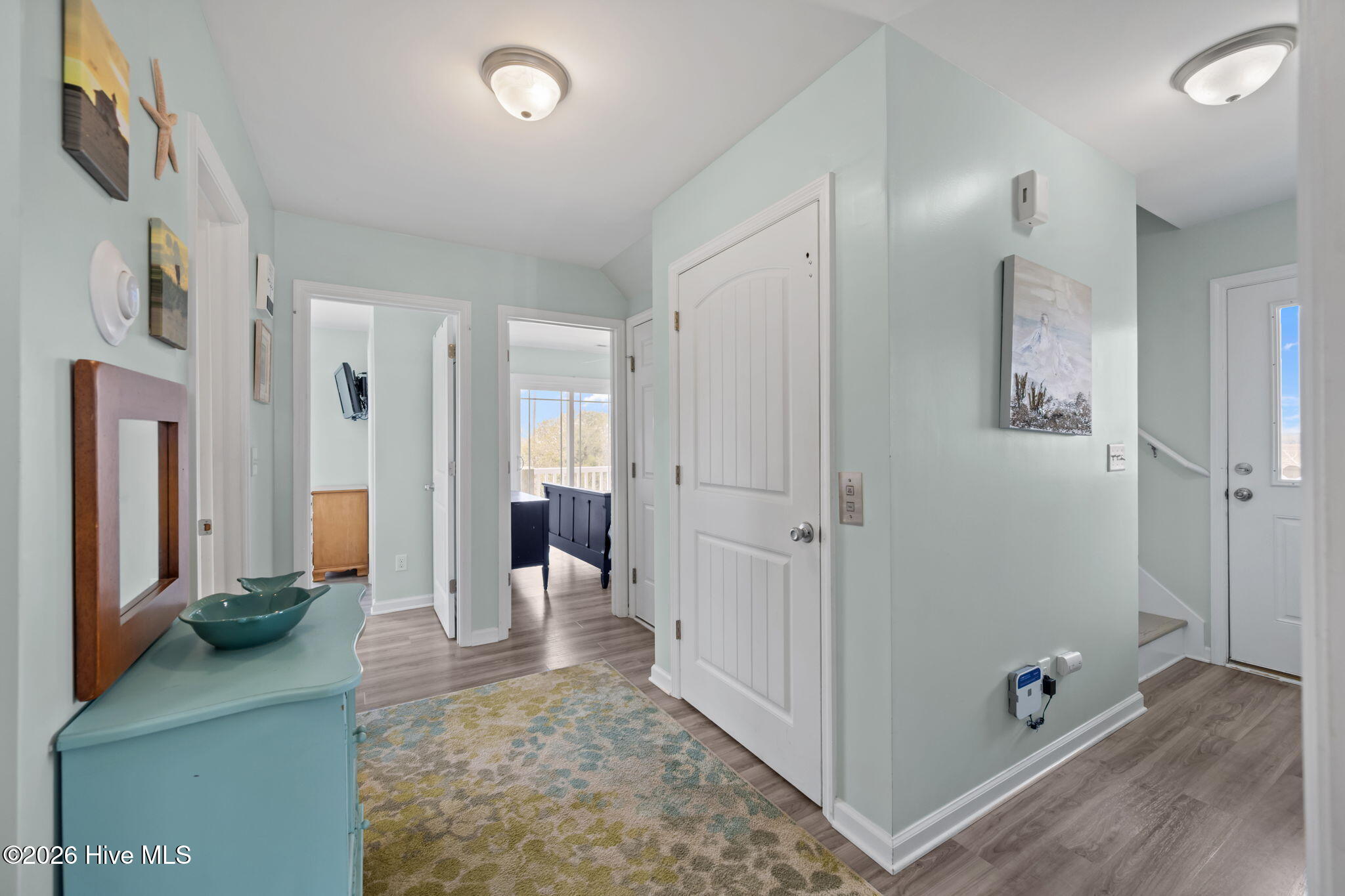 100563111 | Photo 26