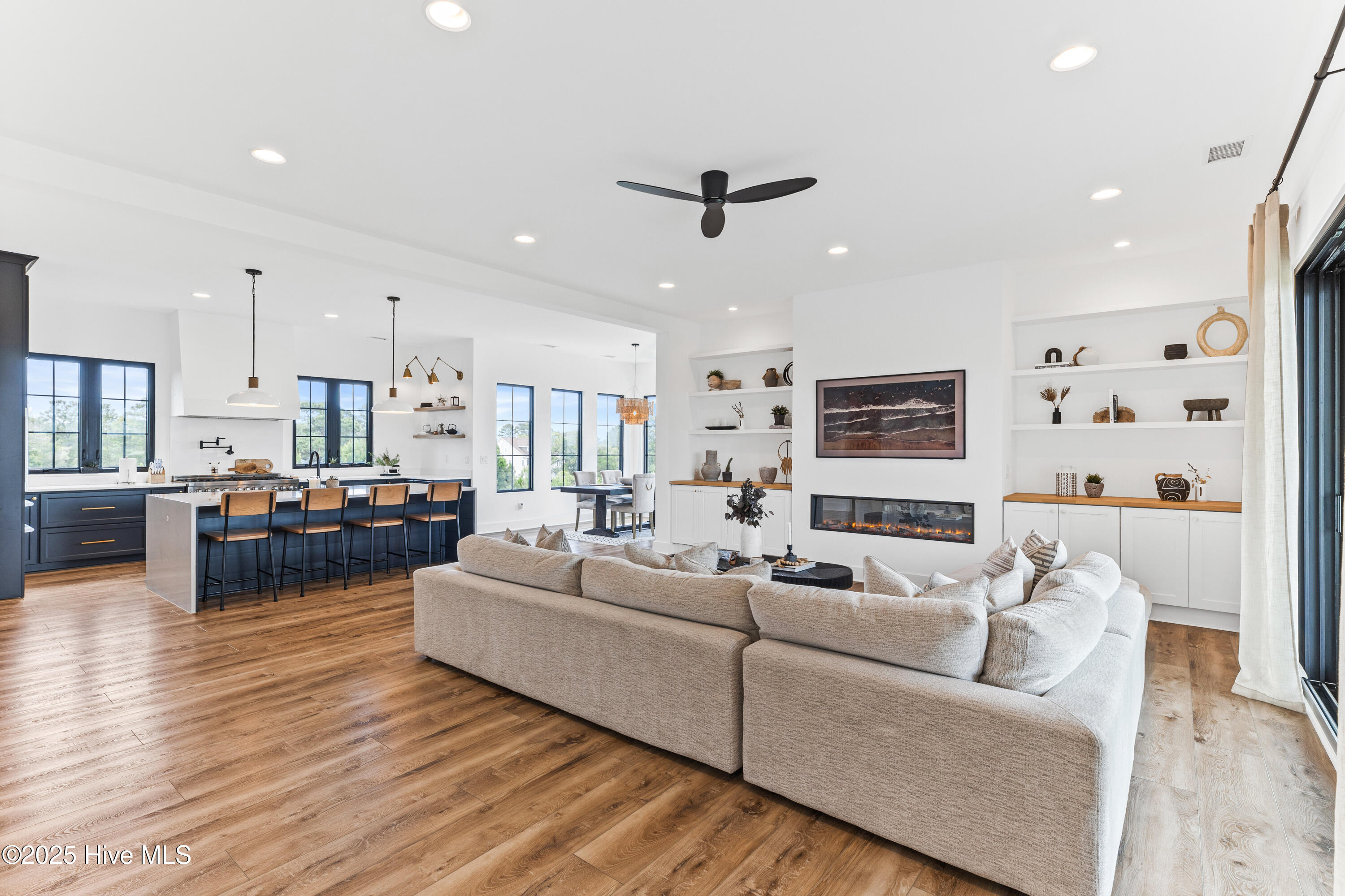 100534624 | Photo 10