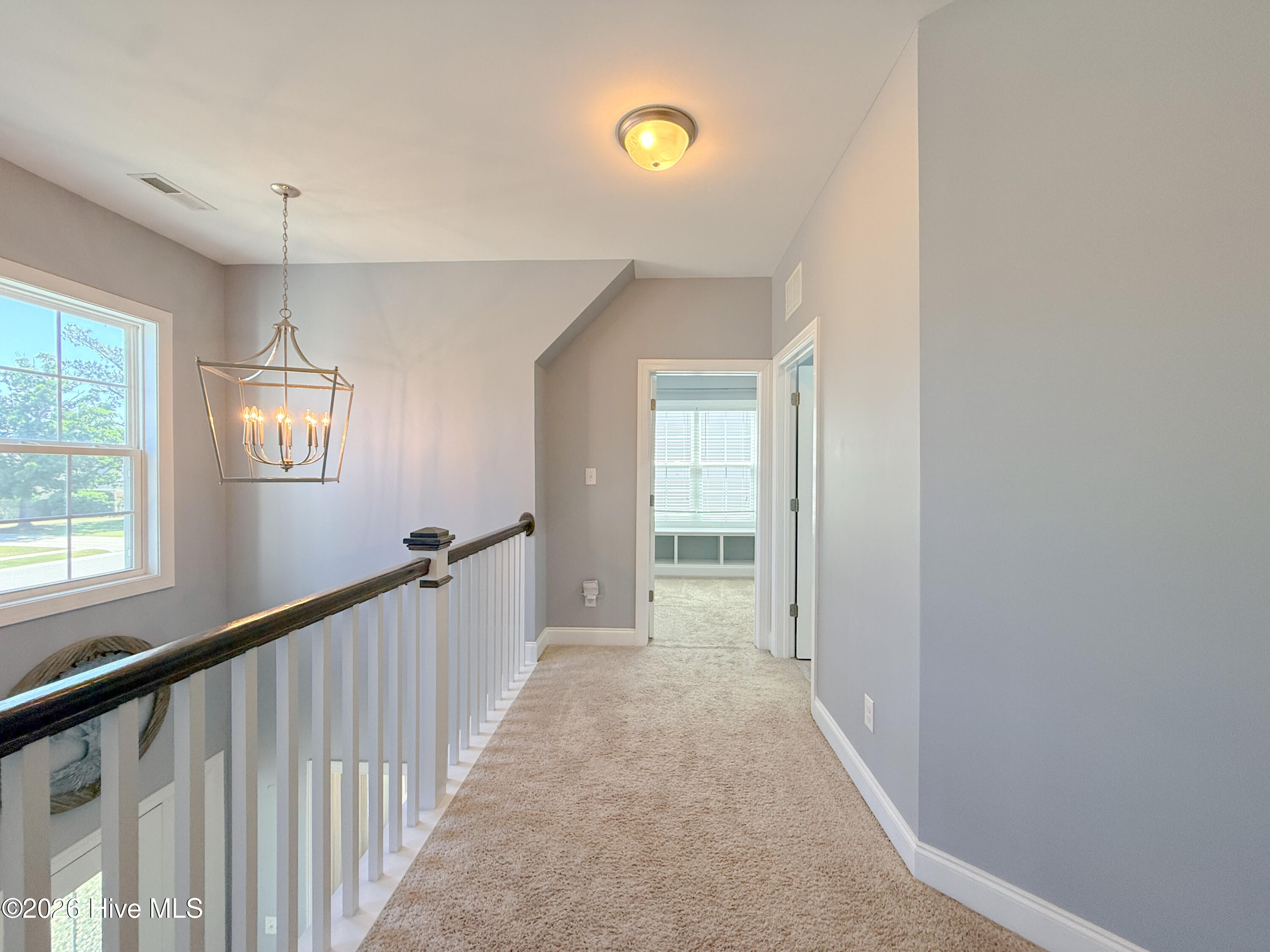 100569259 | Photo 46