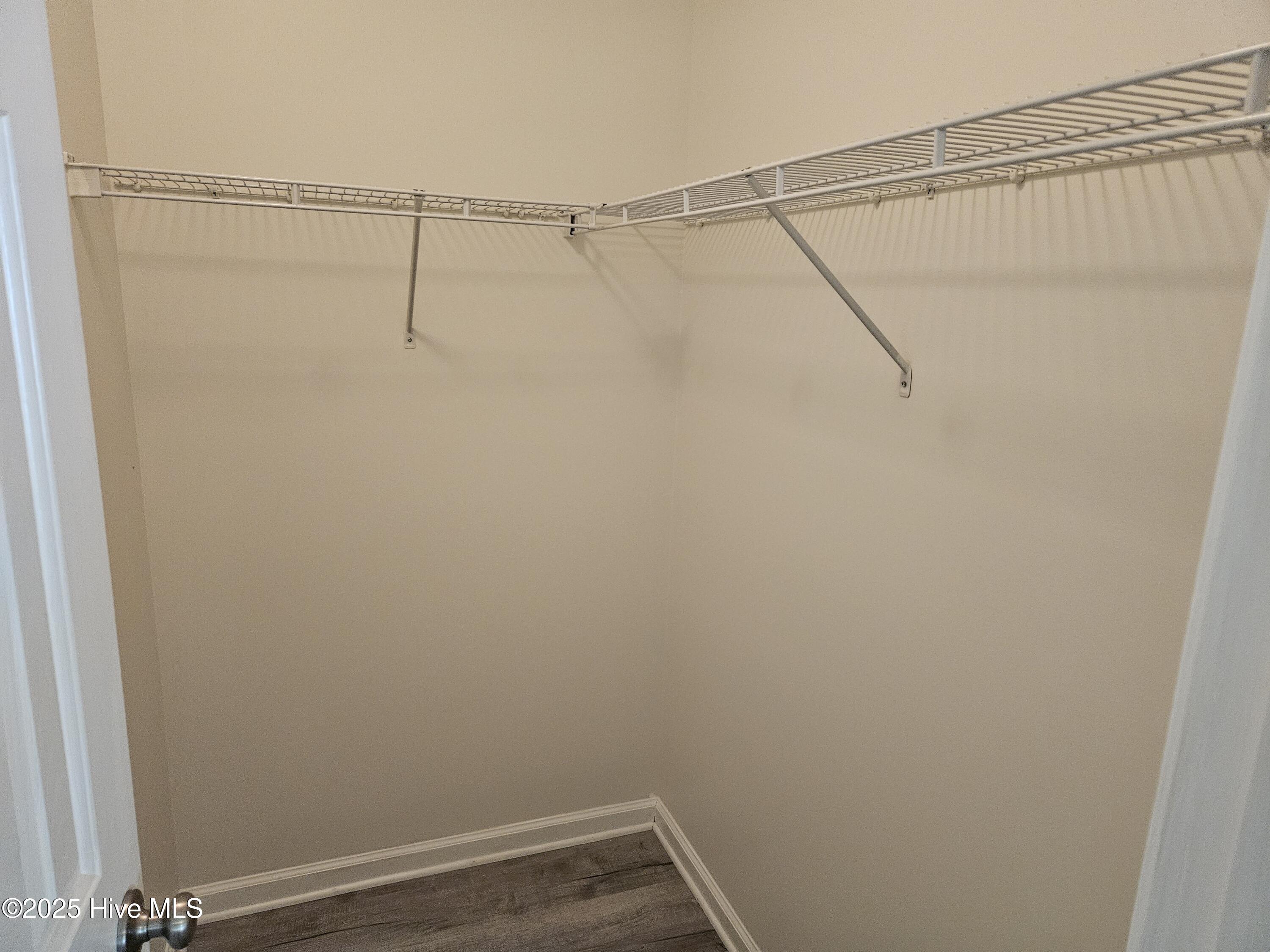 100530882 | Photo 23