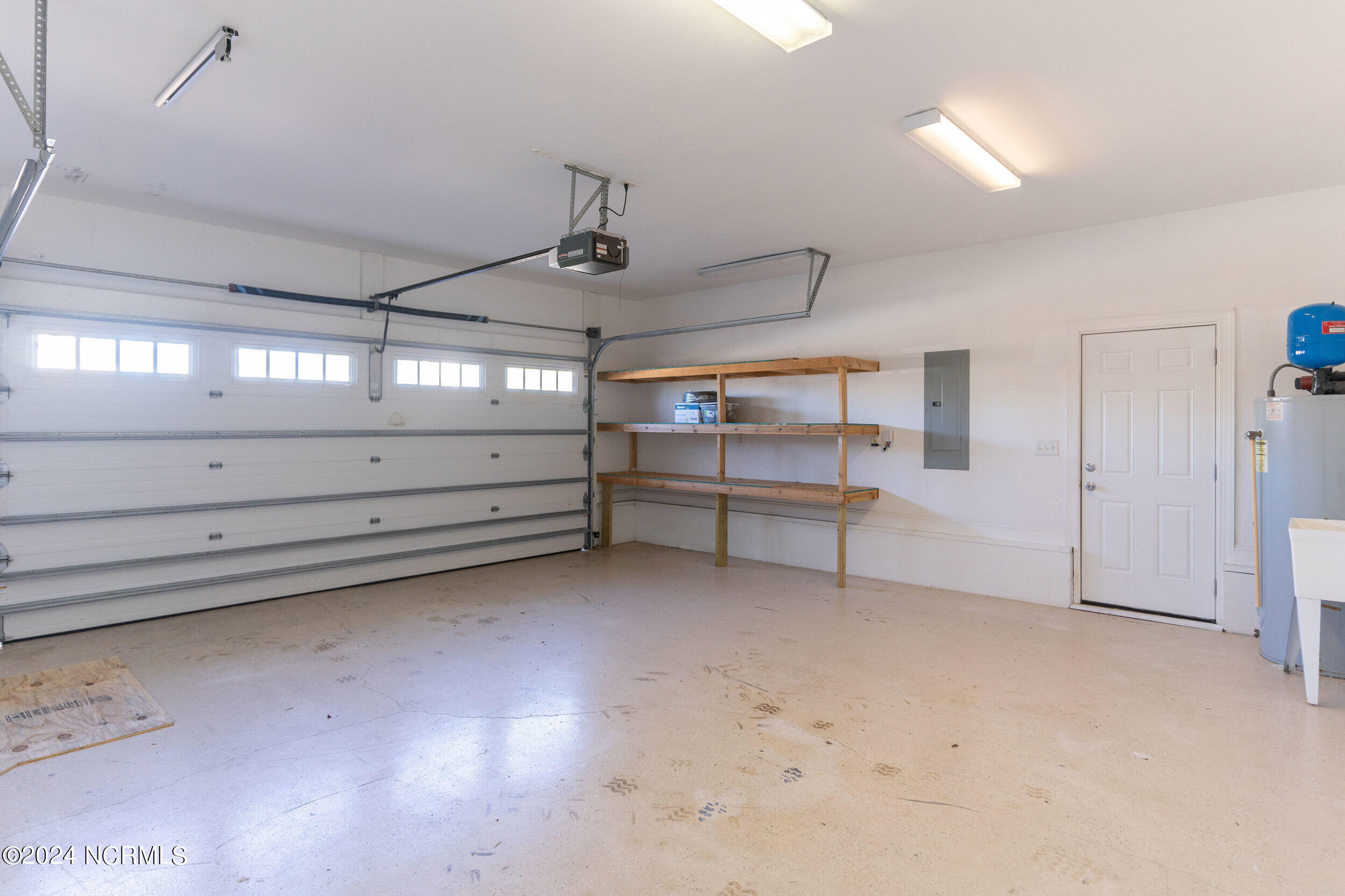 100564899 | Photo 37