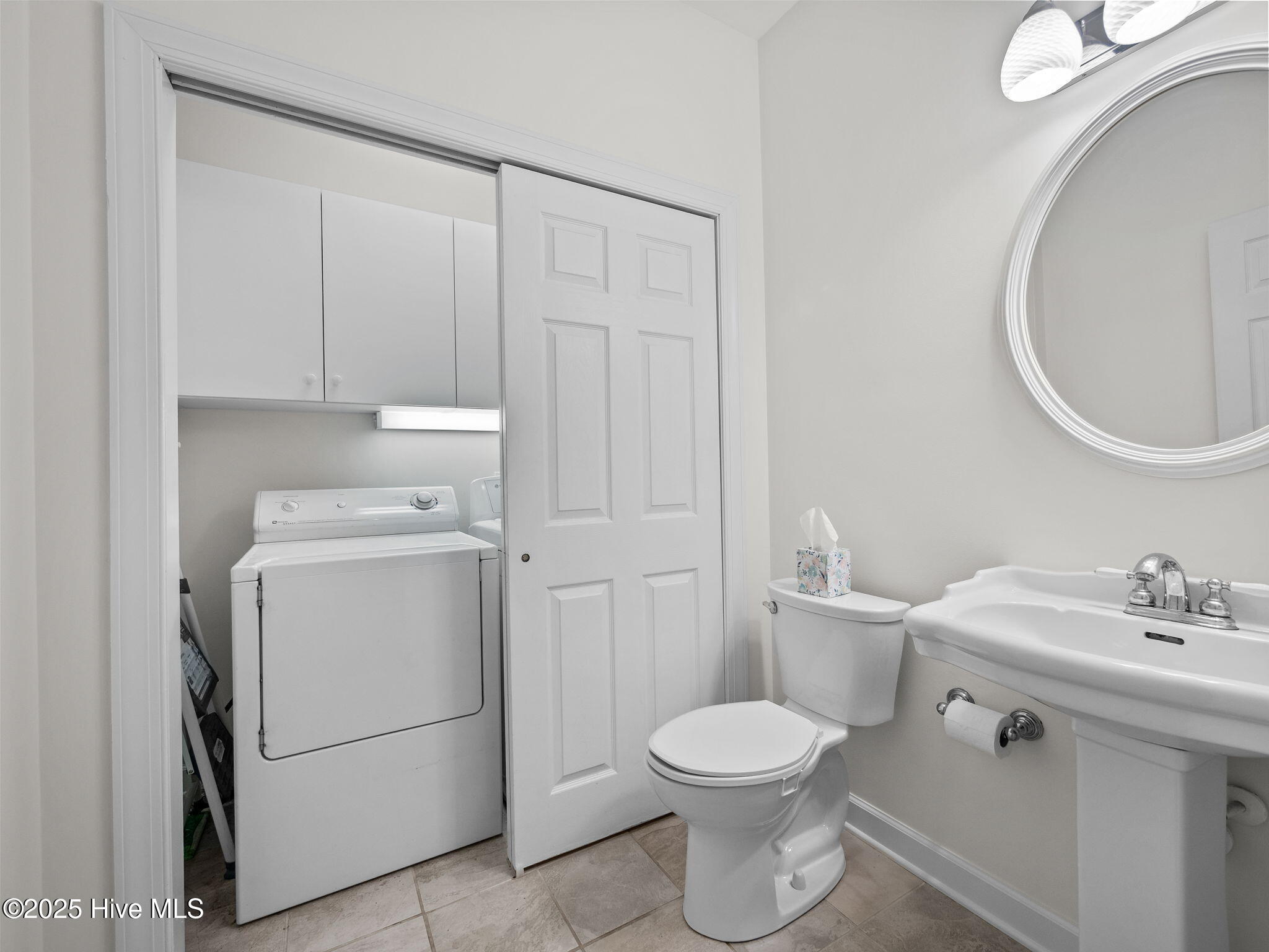 100519195 | Photo 32