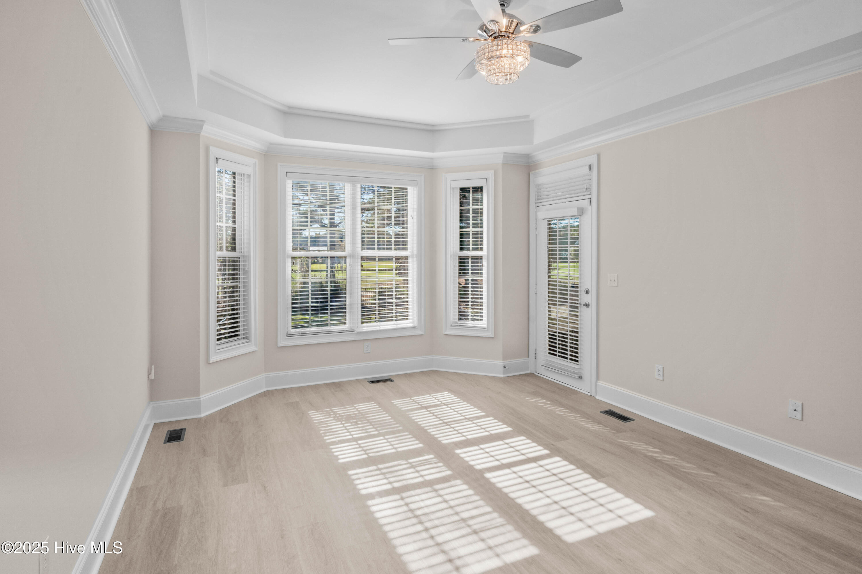 100537525 | Photo 34