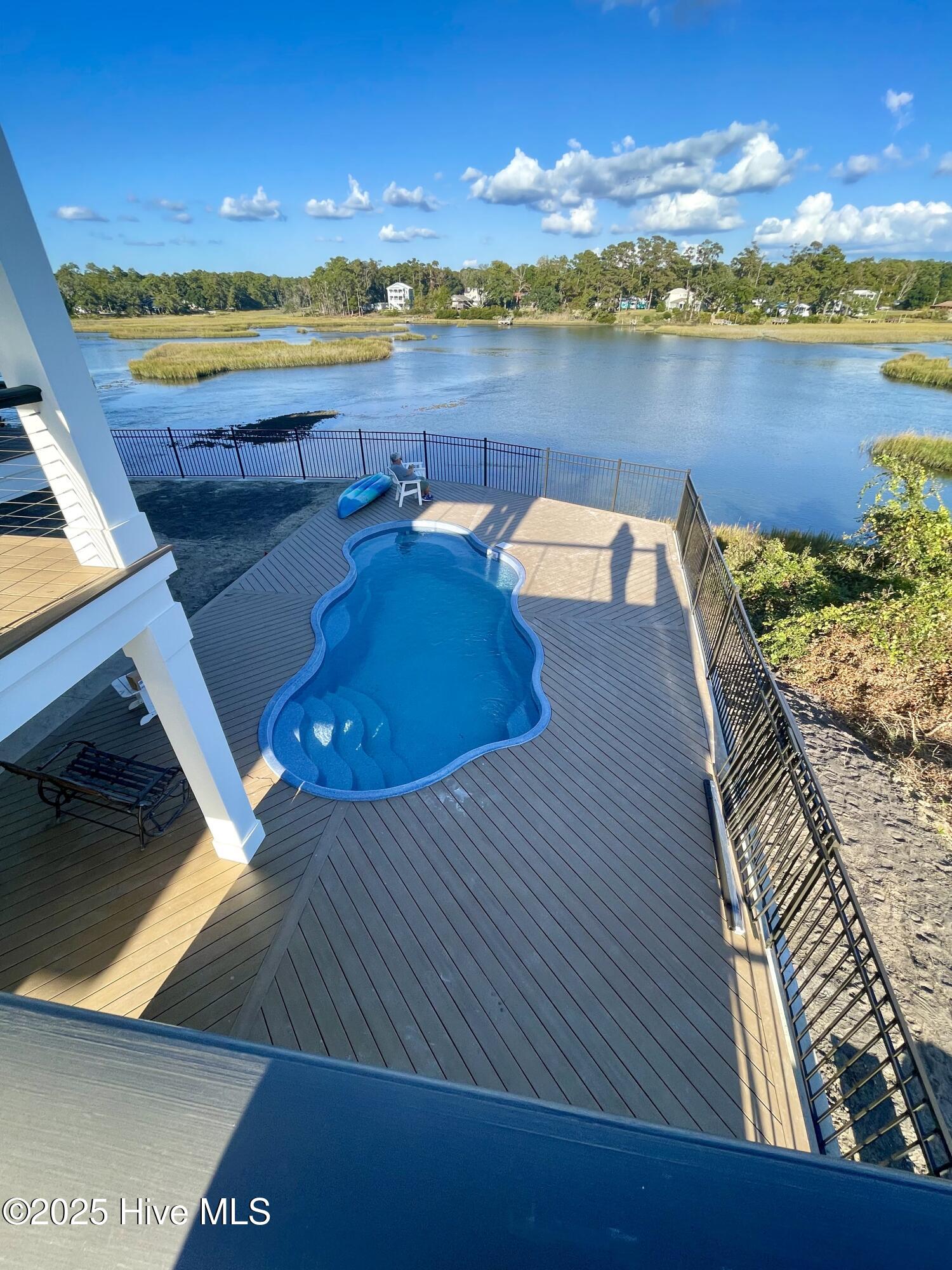 100524017 | Photo 17