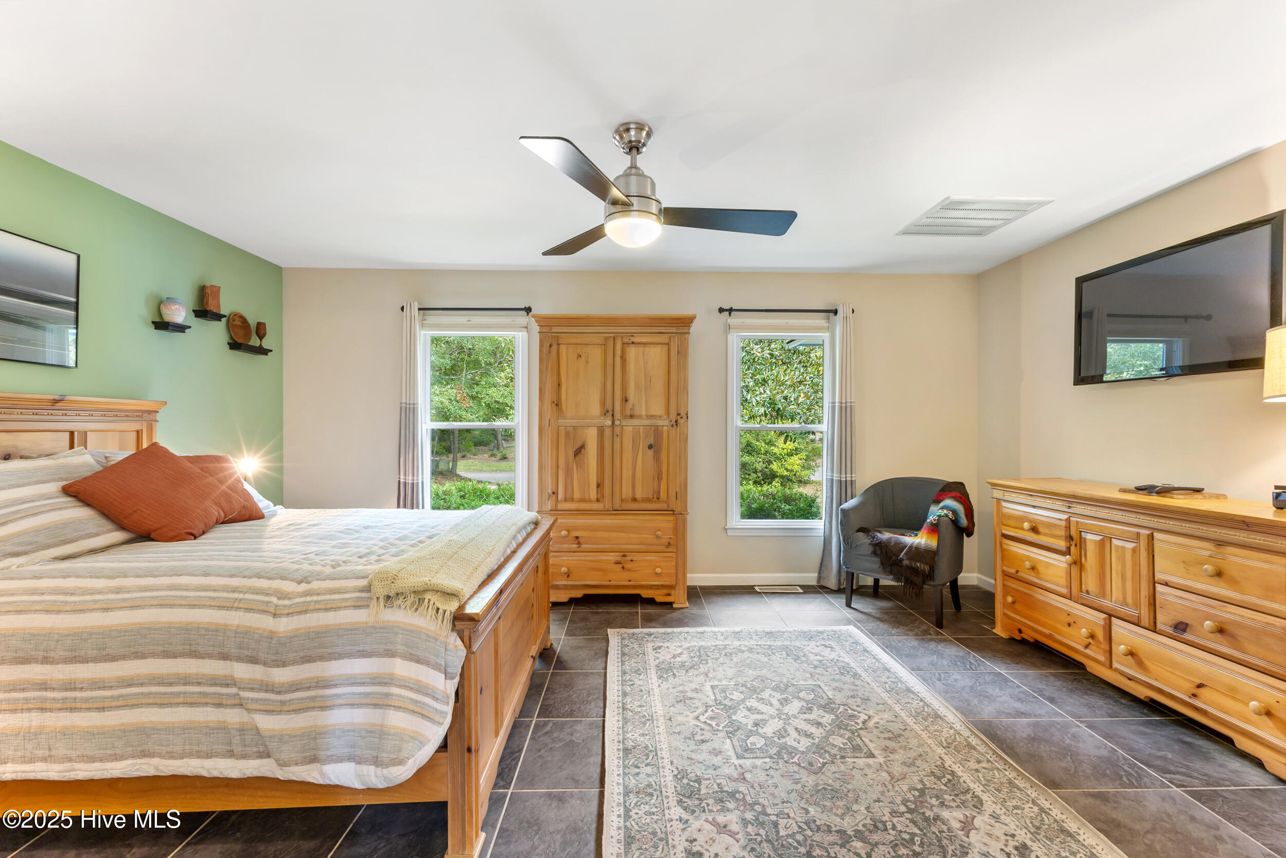 100533907 | Photo 17