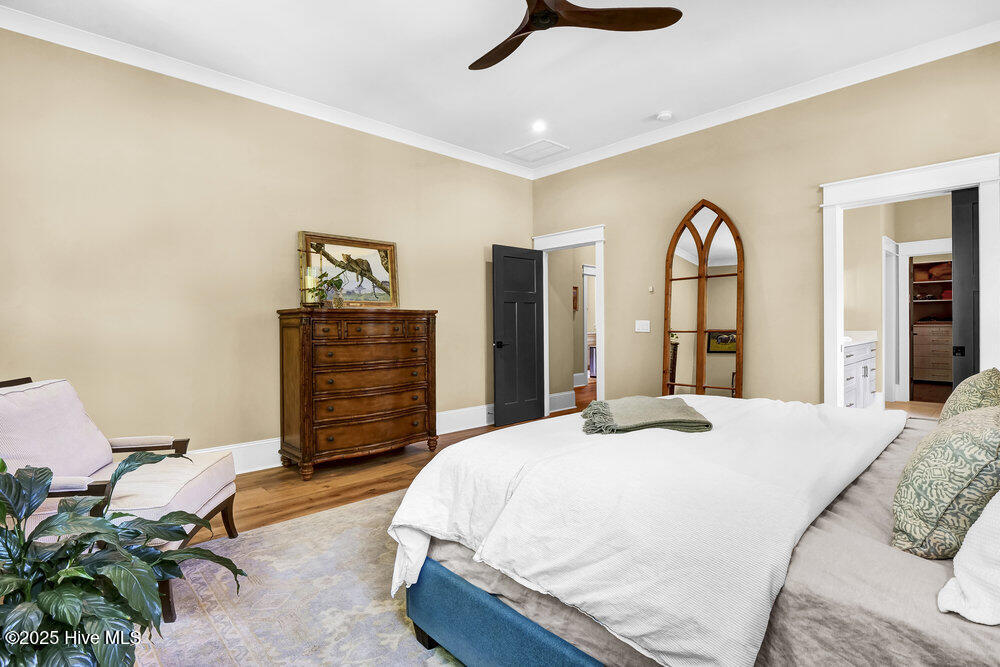 100534393 | Photo 25