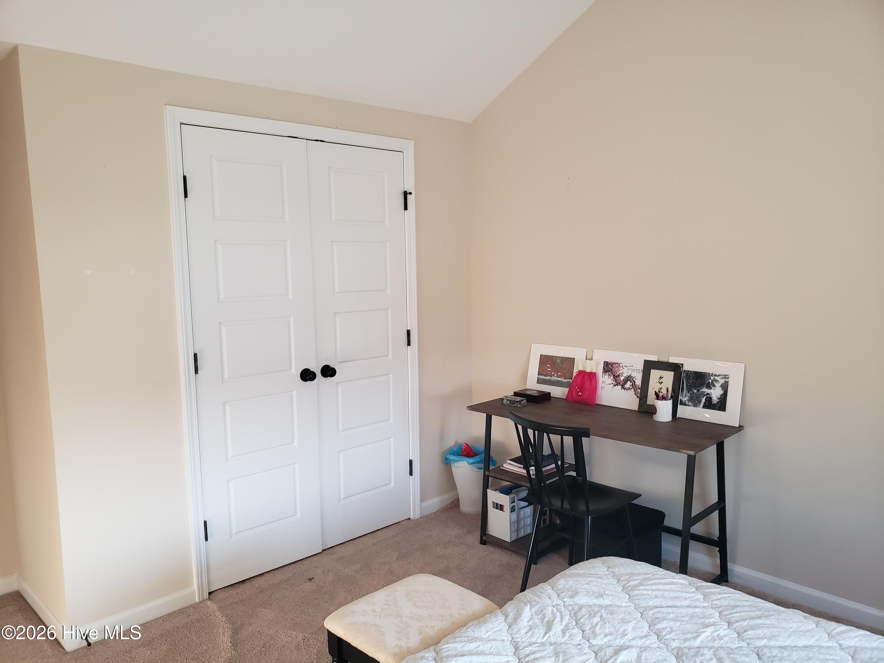 100569044 | Photo 13